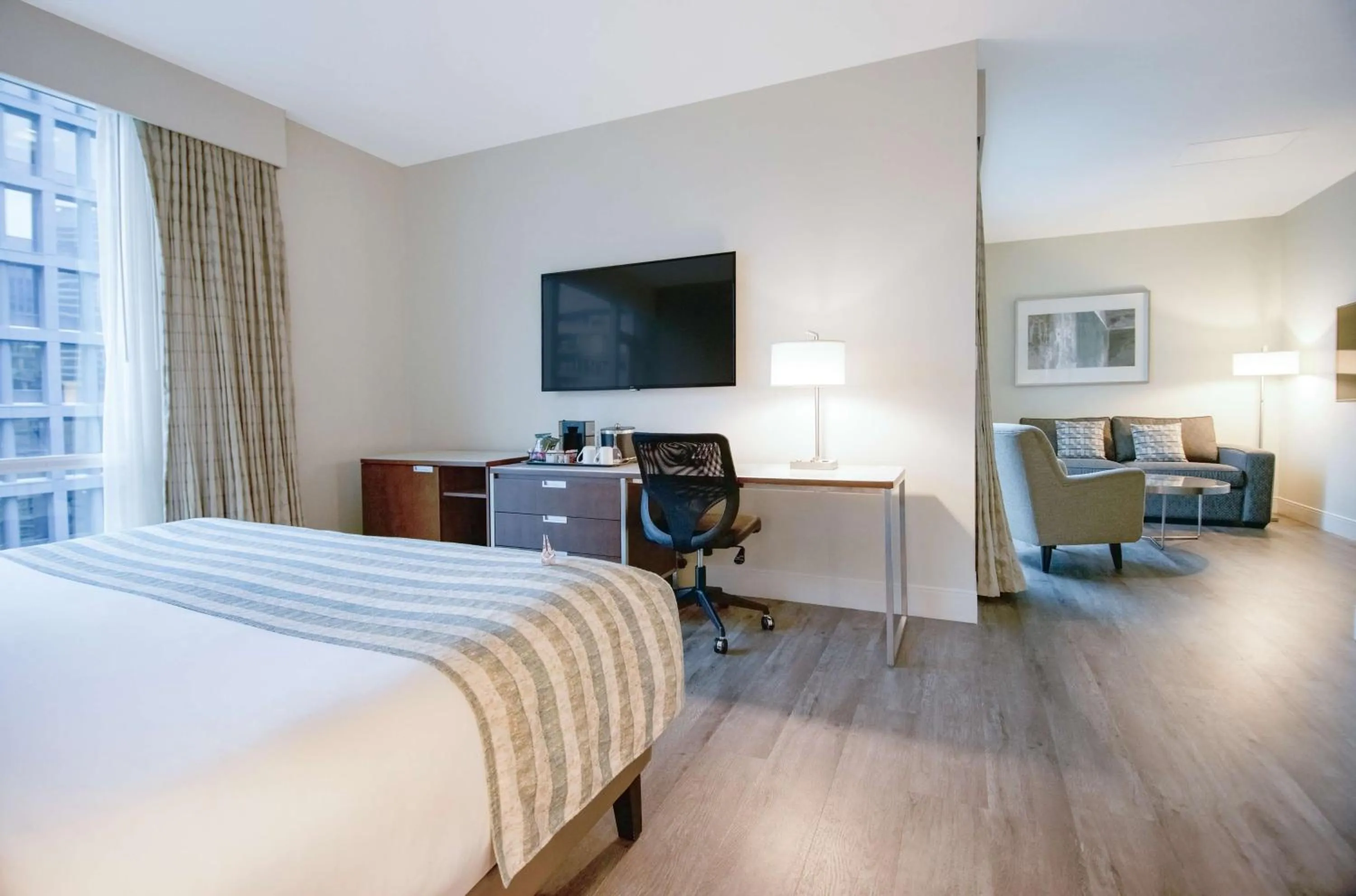 Bedroom, Bed in Coast Coal Harbour Vancouver Hotel by APA