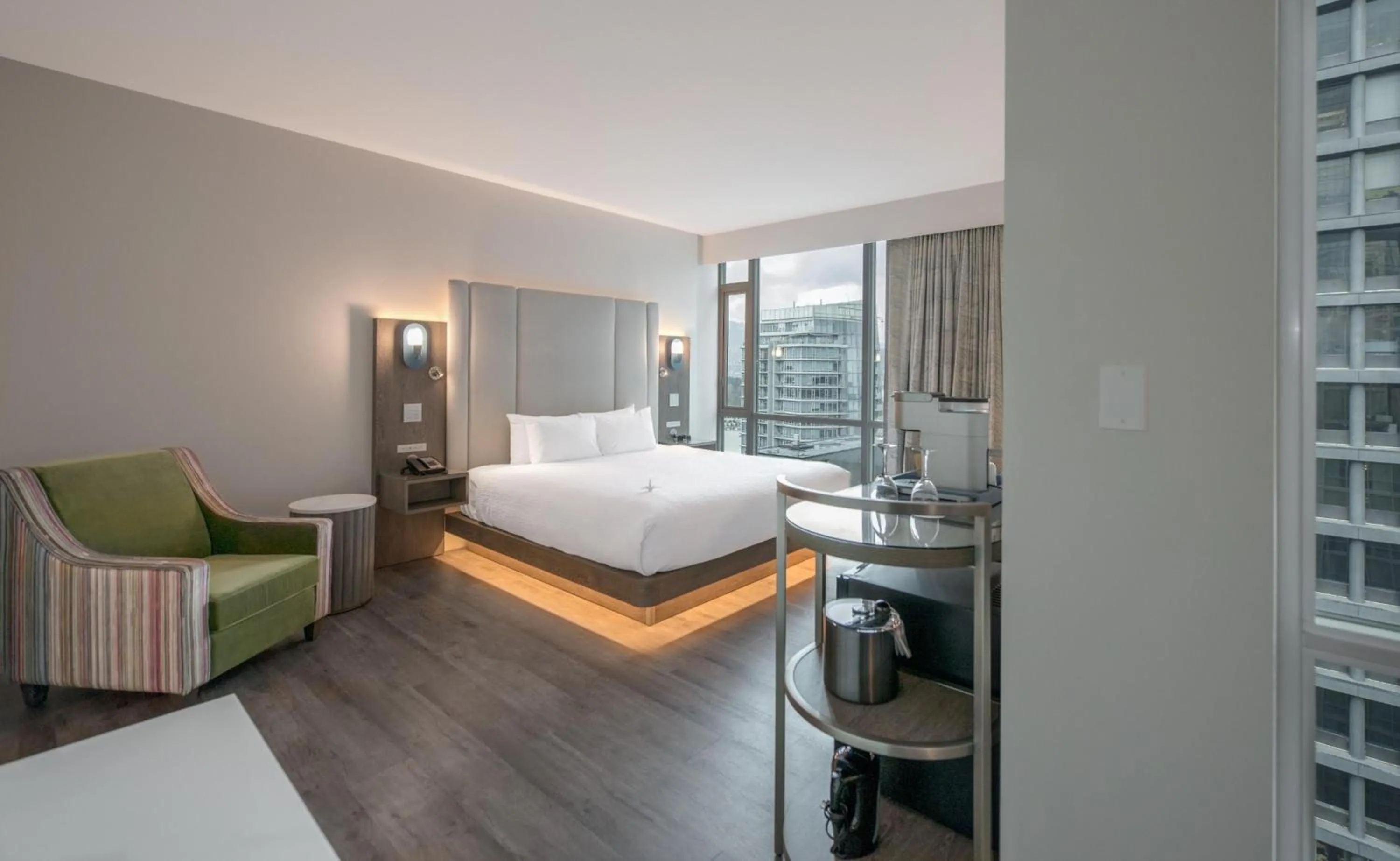 Bedroom, Bed in Coast Coal Harbour Vancouver Hotel by APA