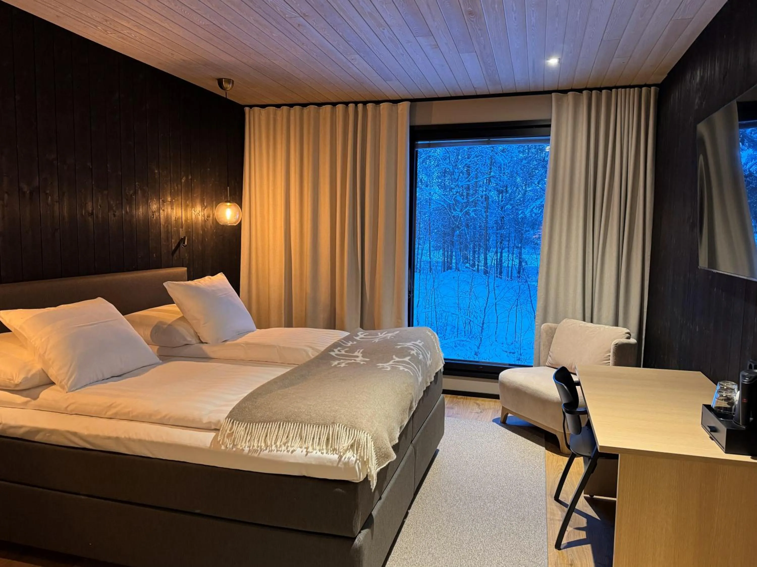 Bedroom, Bed in Wilderness Hotel Juutua