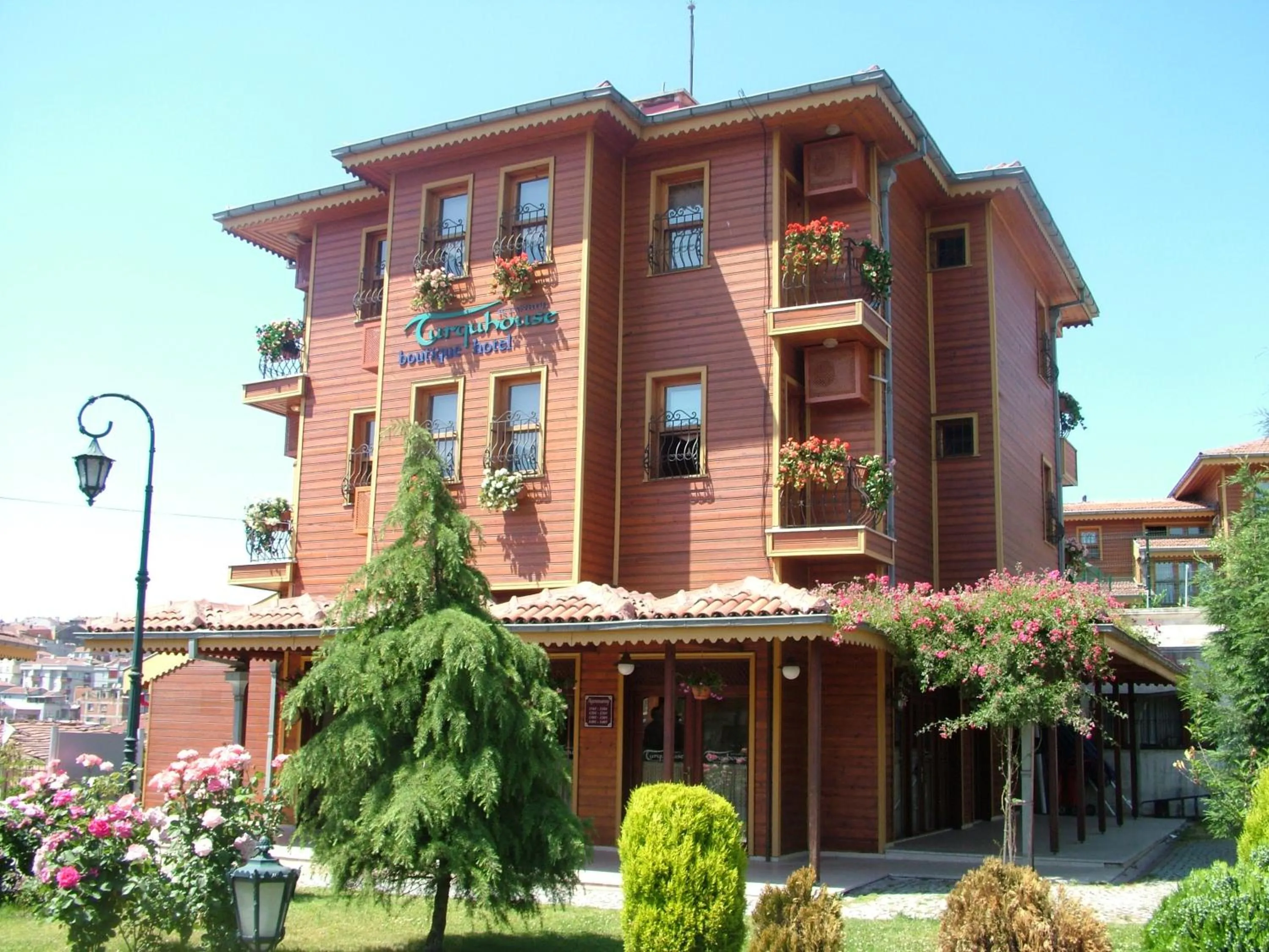 Facade/entrance in Turquhouse Hotel