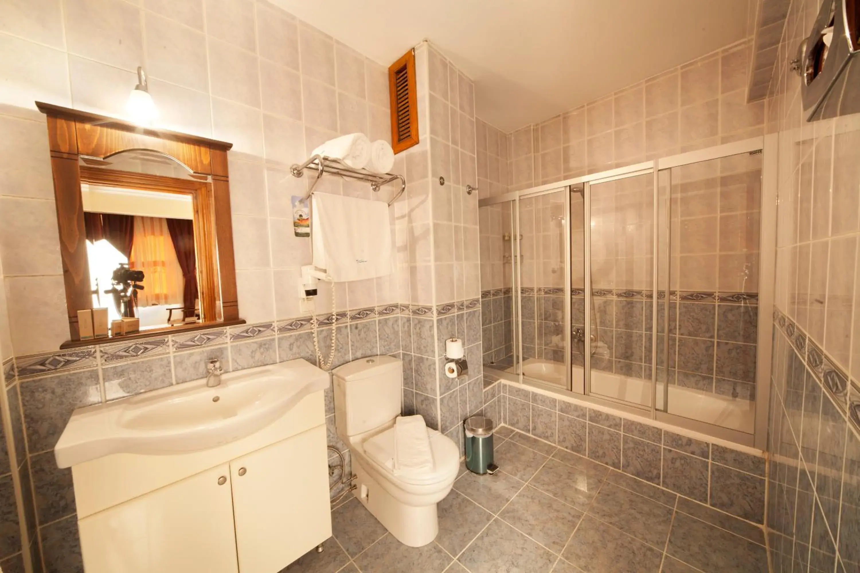 Triple Room in Turquhouse Hotel Triple Room in Turquhouse Hotel