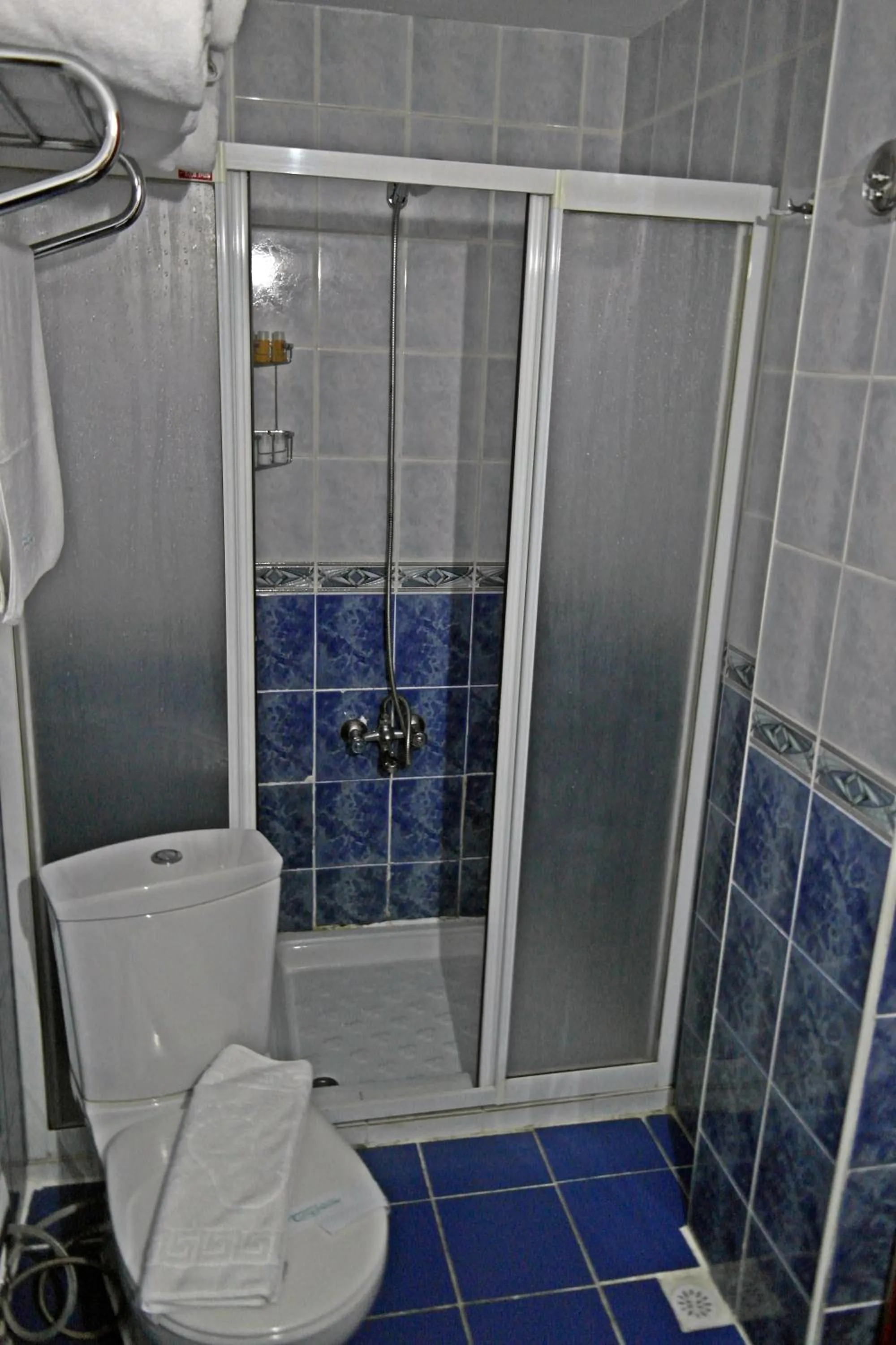 Shower in Turquhouse Hotel