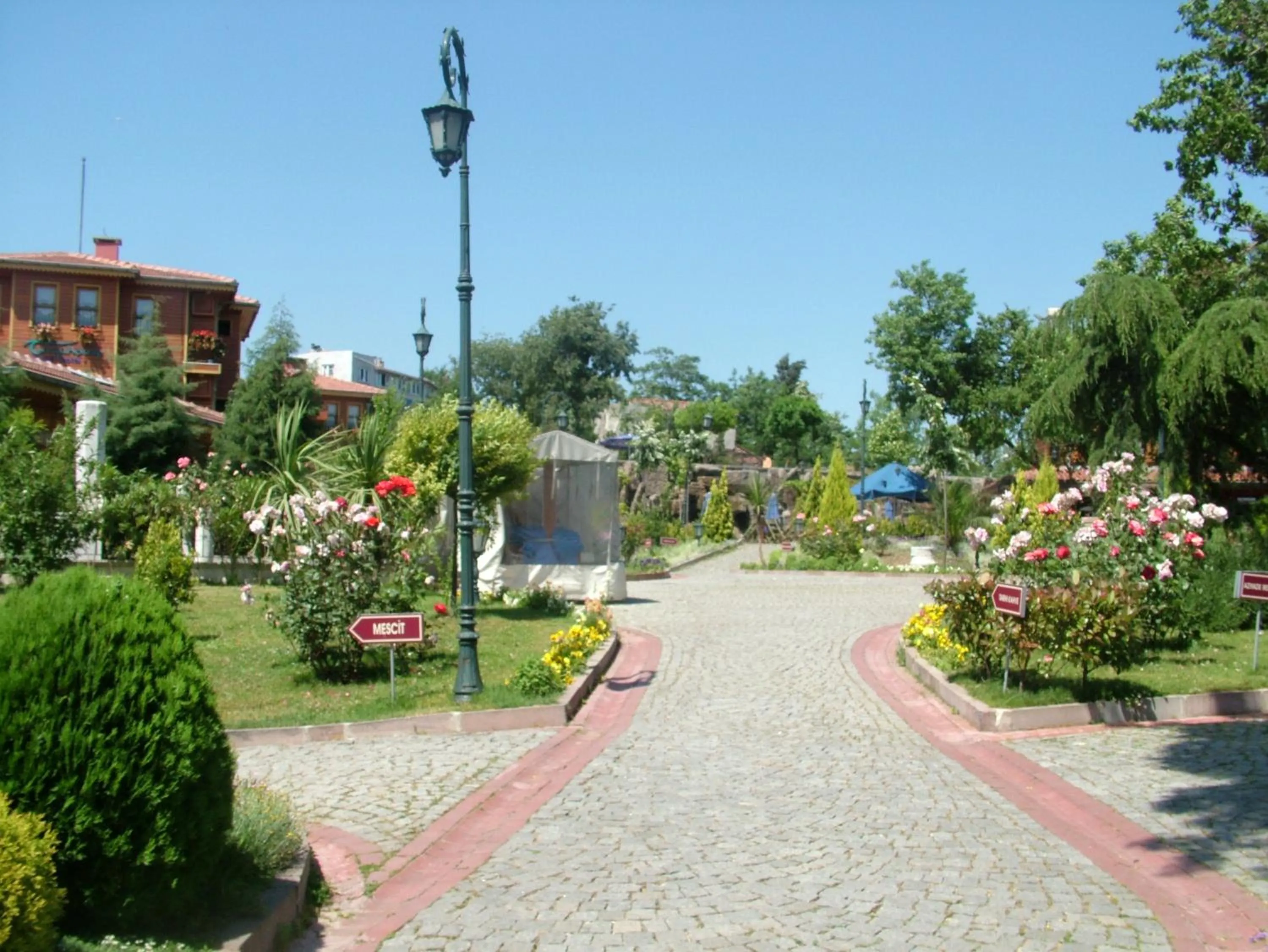 Garden in Turquhouse Hotel