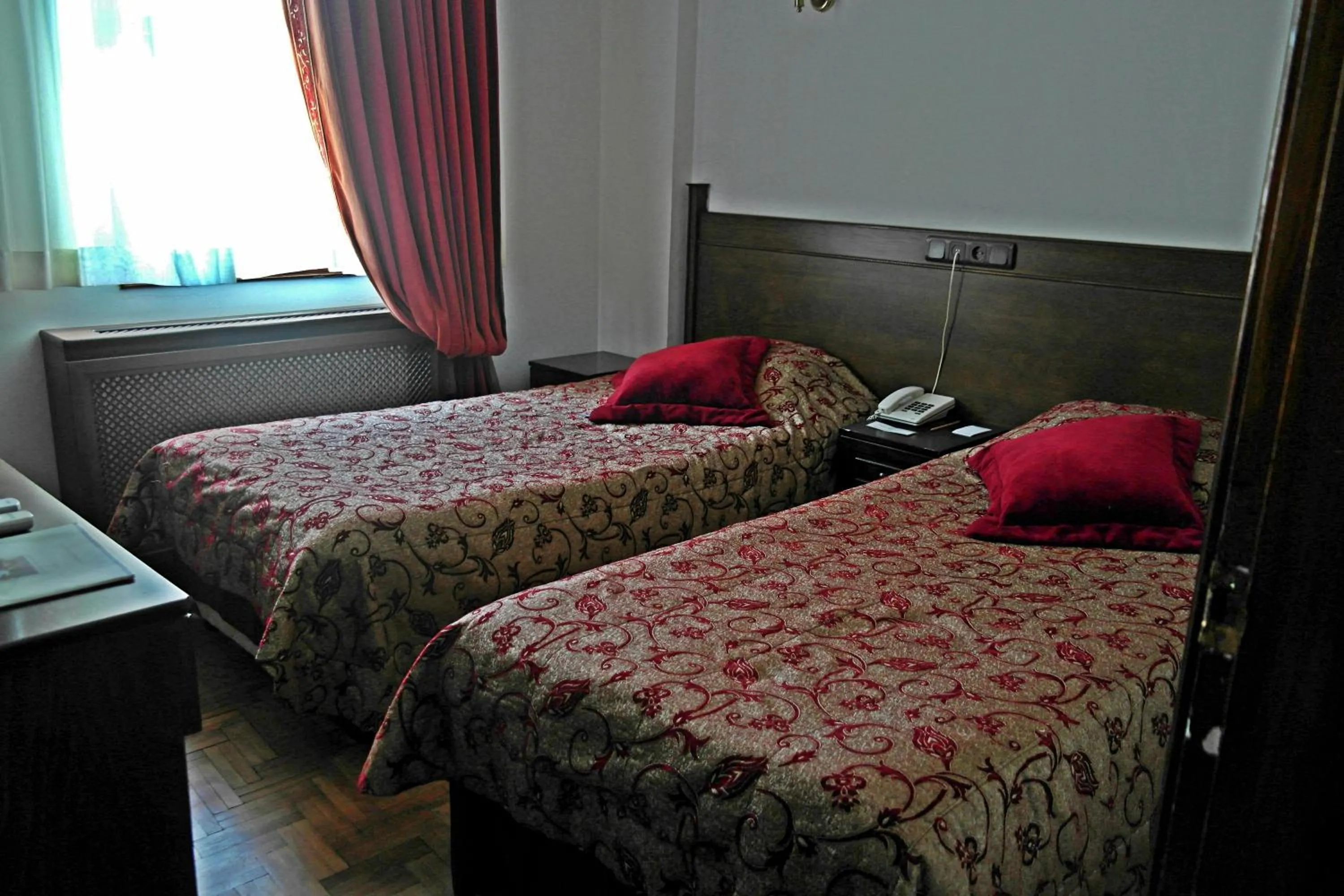 Photo of the whole room, Bed in Turquhouse Hotel