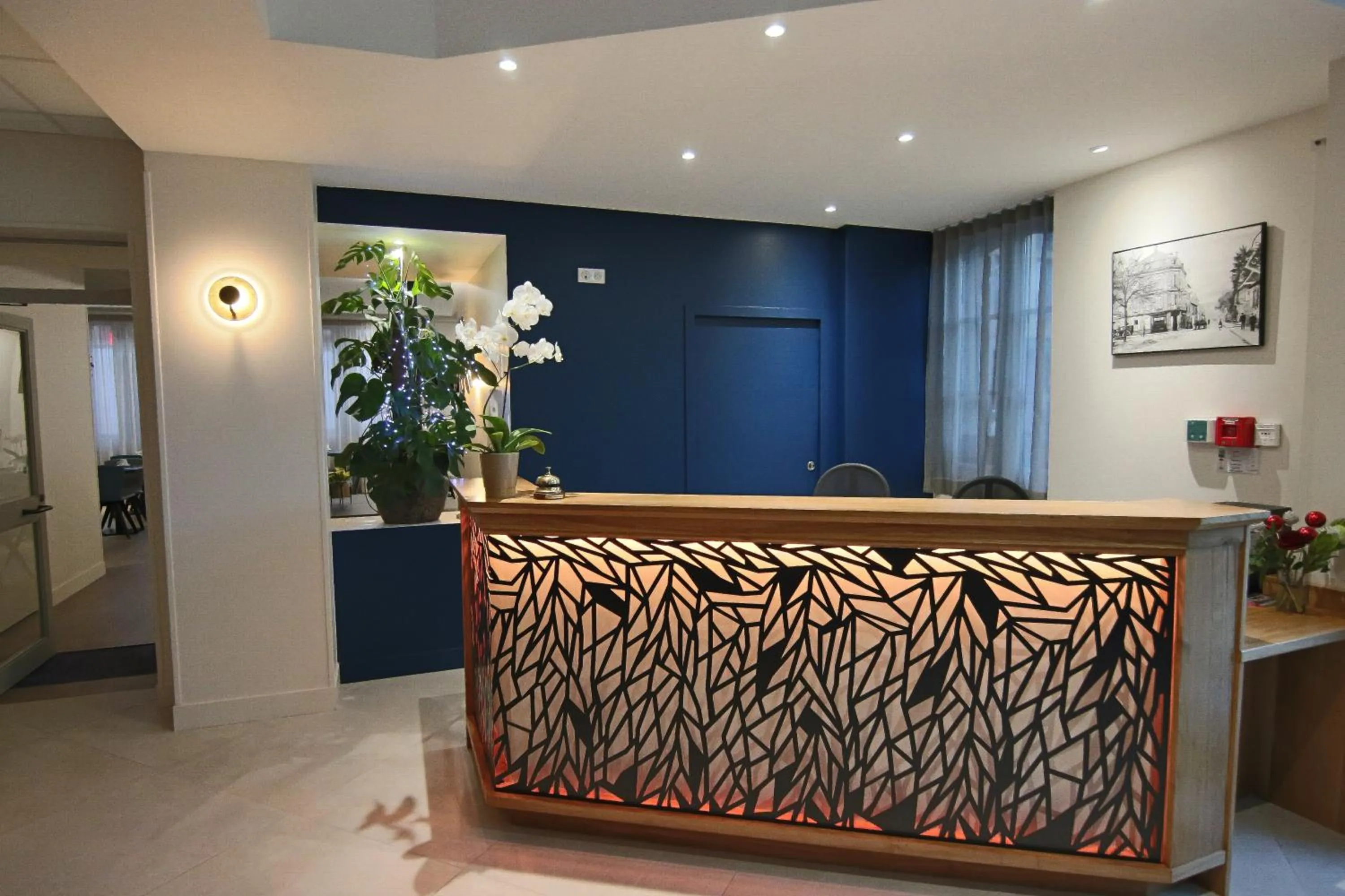 Lobby or reception in Hôtel Montaigne