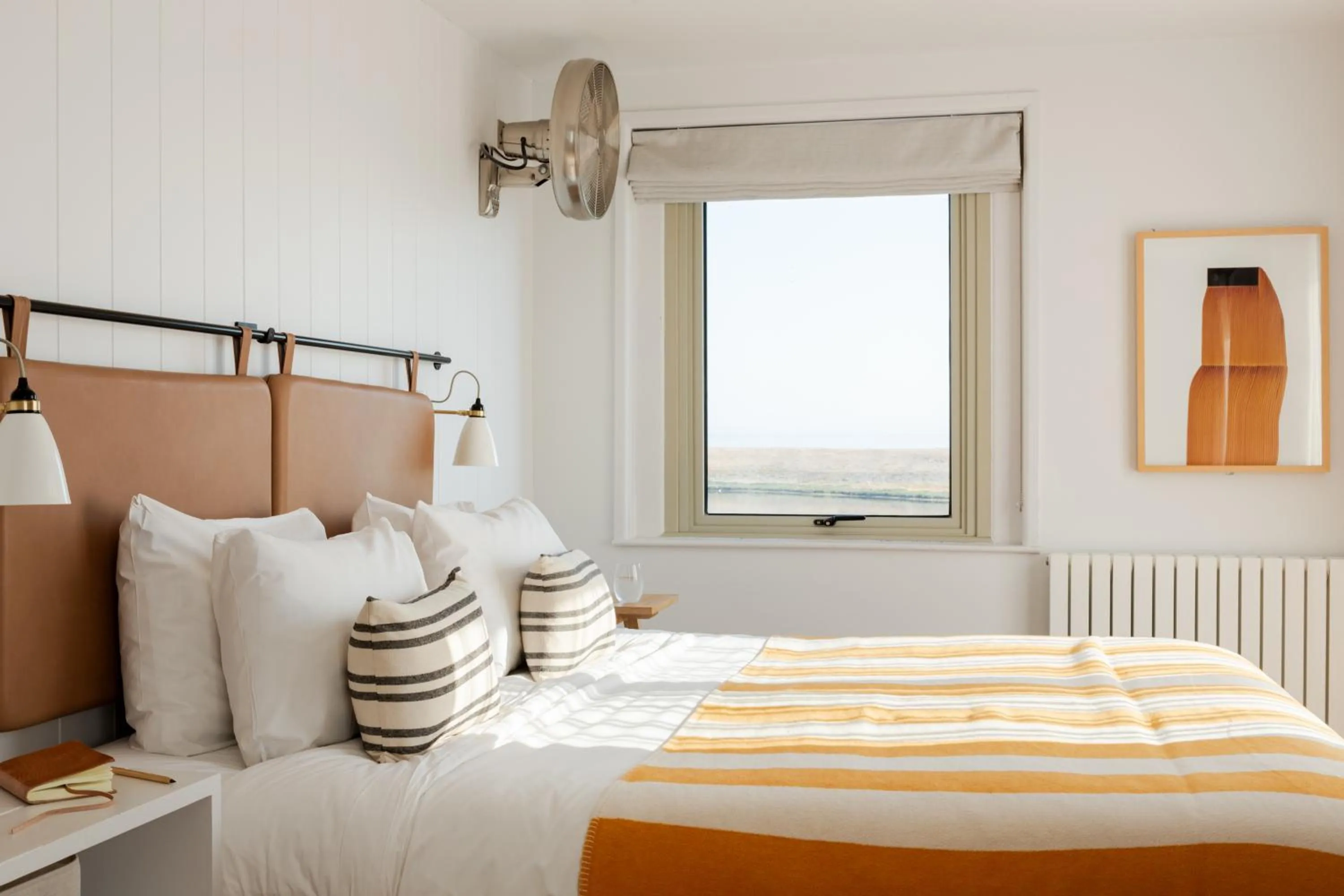 Bedroom, Bed in Moonfleet Manor Hotel