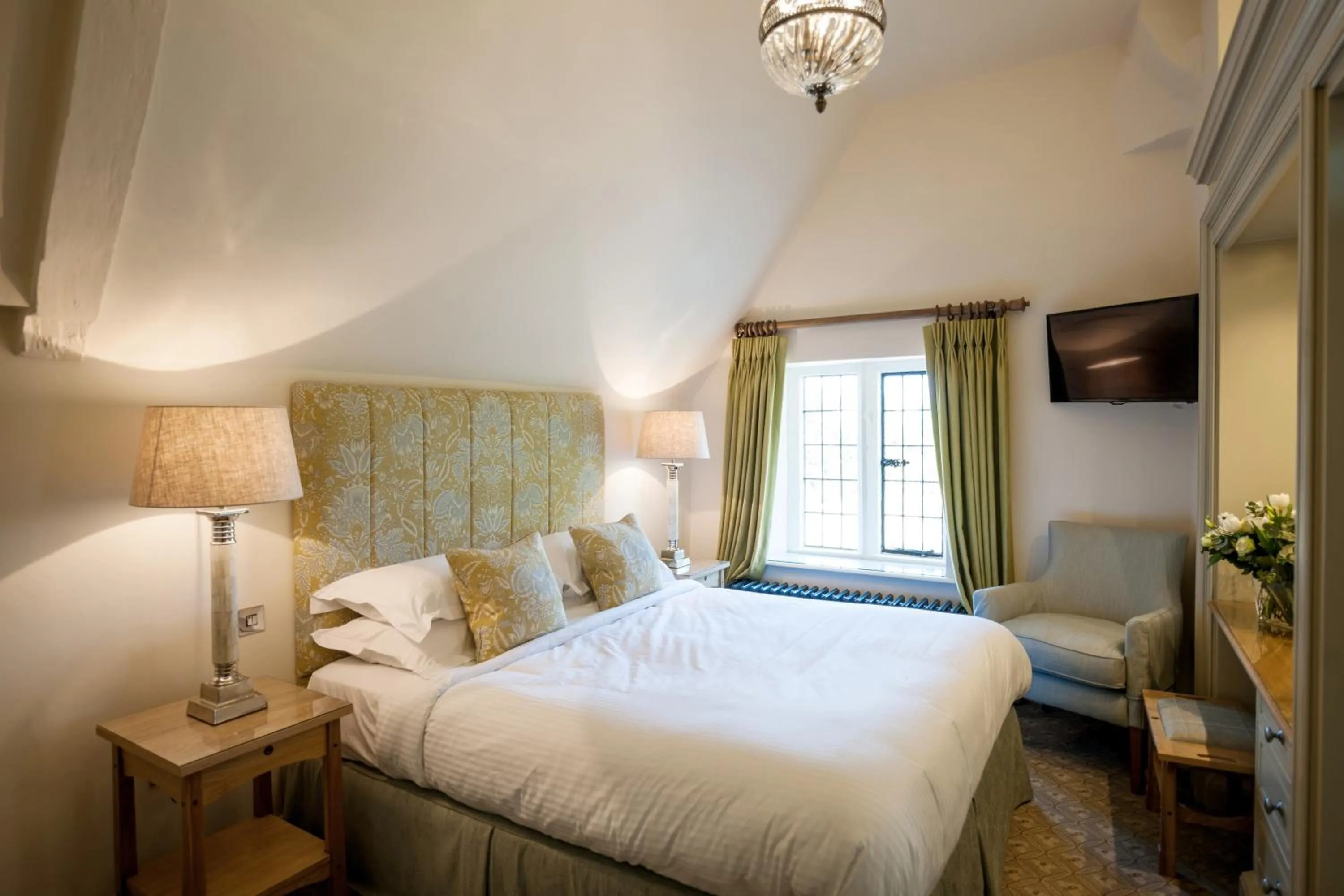 Bedroom, Bed in Buckland Manor - A Relais & Chateaux Hotel