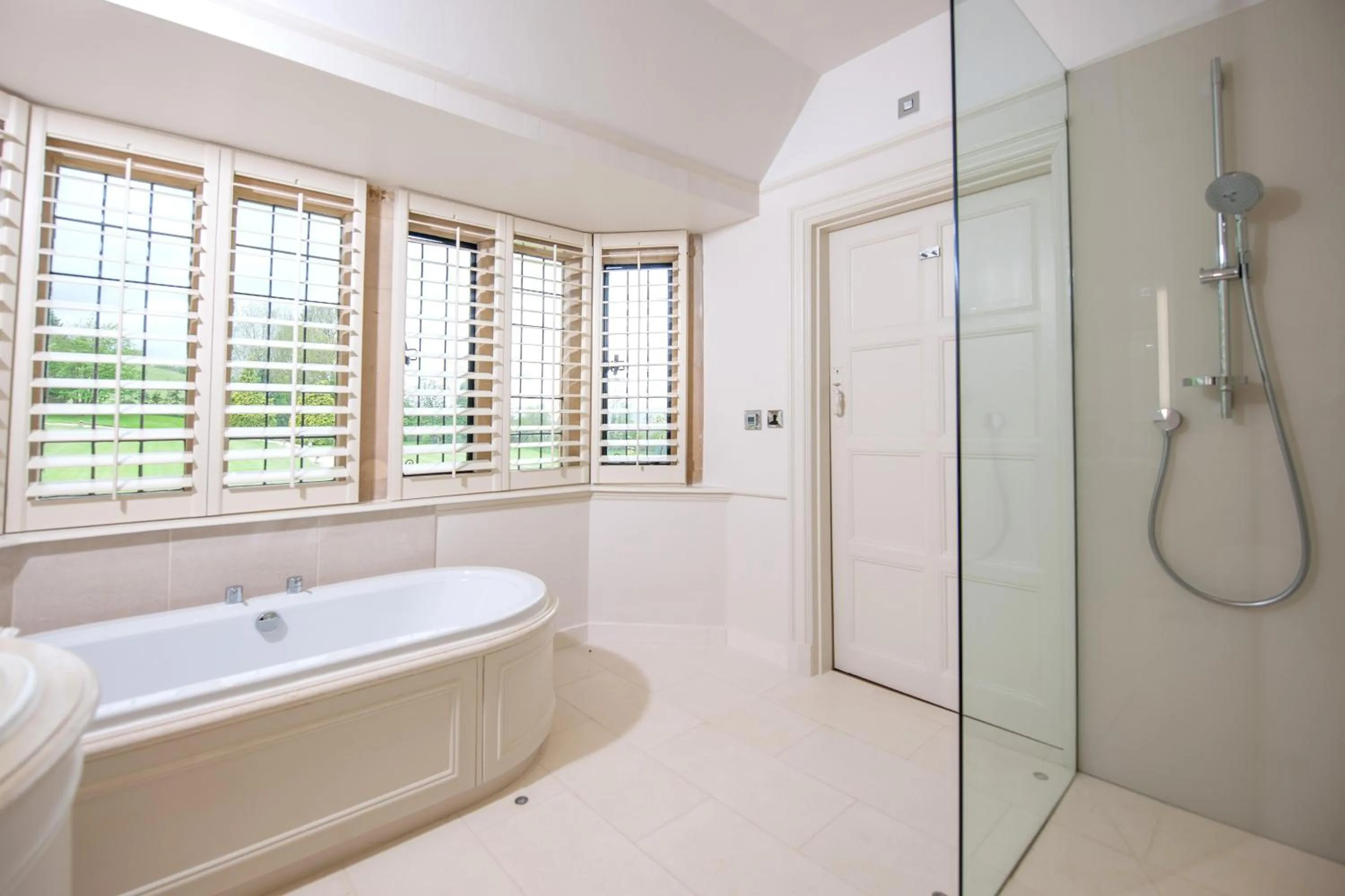 Shower in Buckland Manor - A Relais & Chateaux Hotel