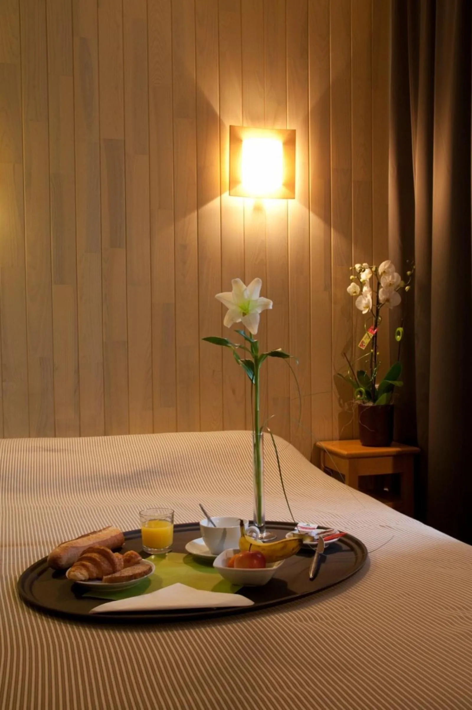 Photo of the whole room, Bed in Logis Hôtel Le Relais