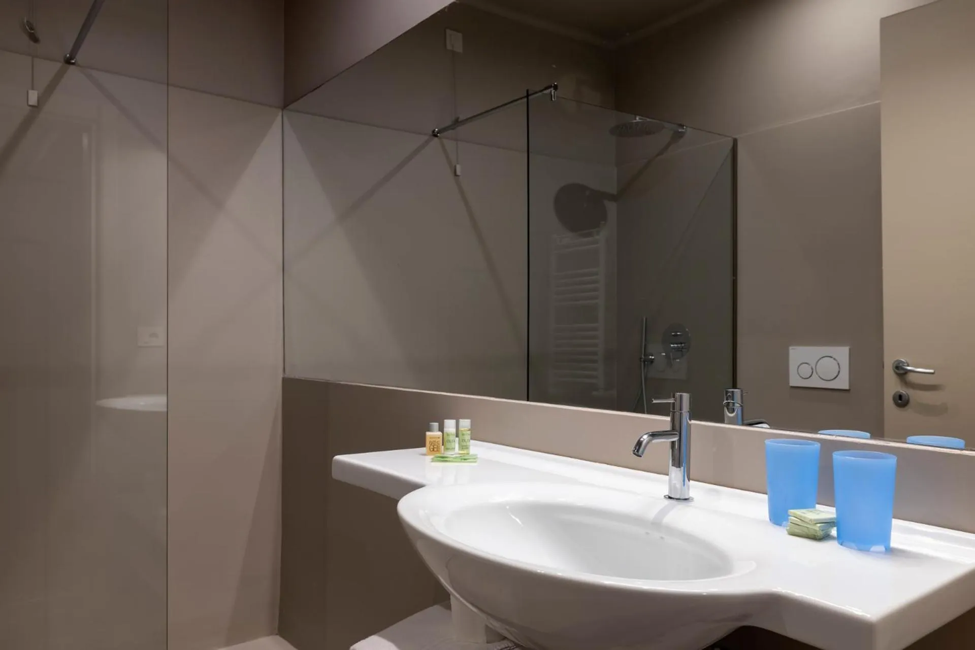 Shower in Residence Oliveto