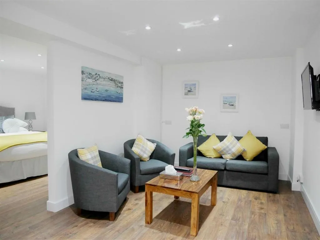 Bedroom, Bed in Norton House Hotel - Mumbles