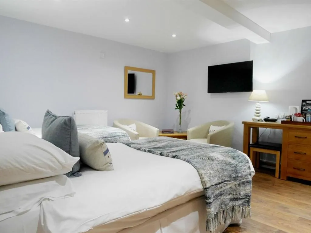 Bedroom, Bed in Norton House Hotel - Mumbles