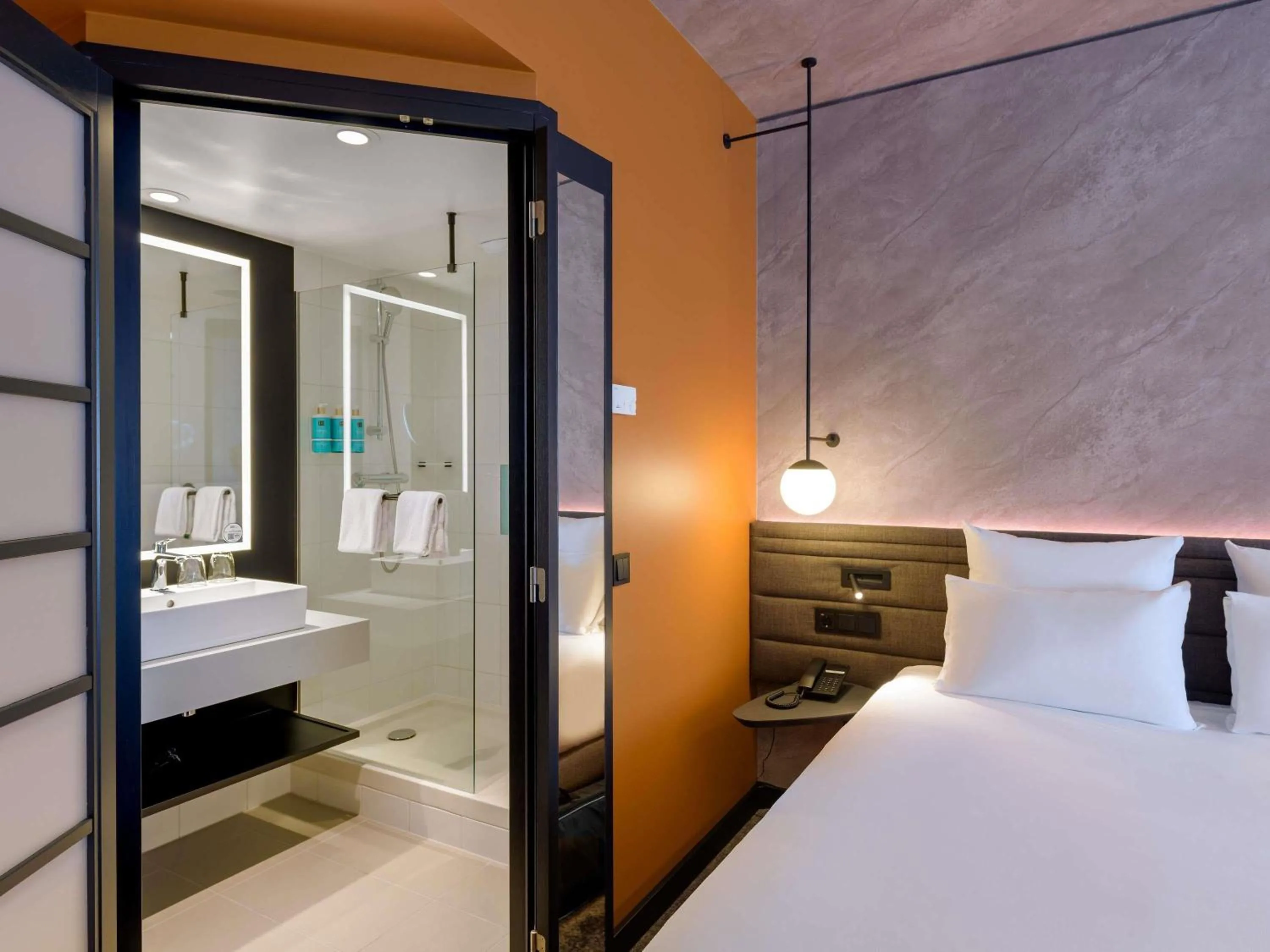 Bedroom, Bed in Novotel München Airport