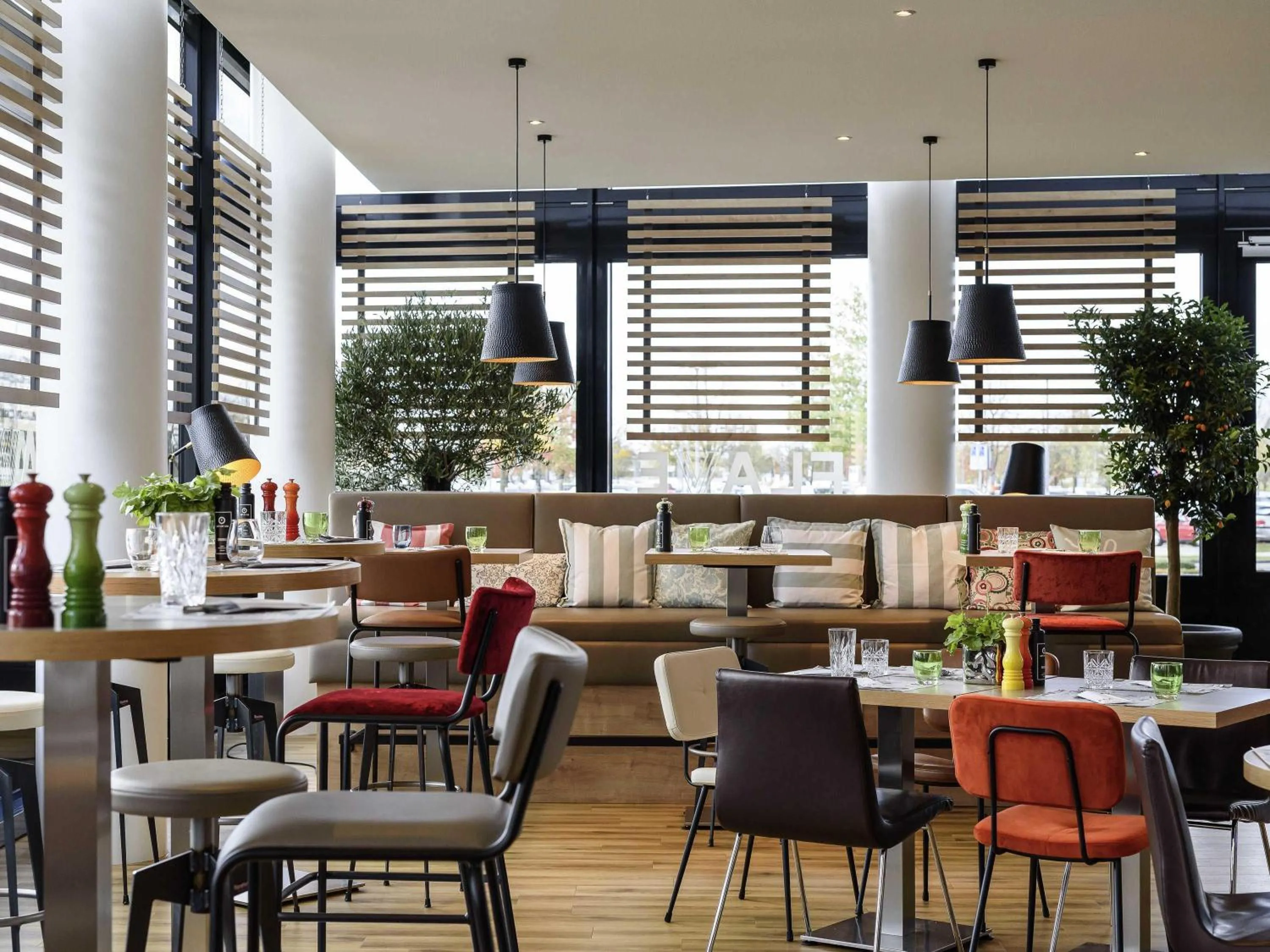 Restaurant/places to eat in Novotel München Airport