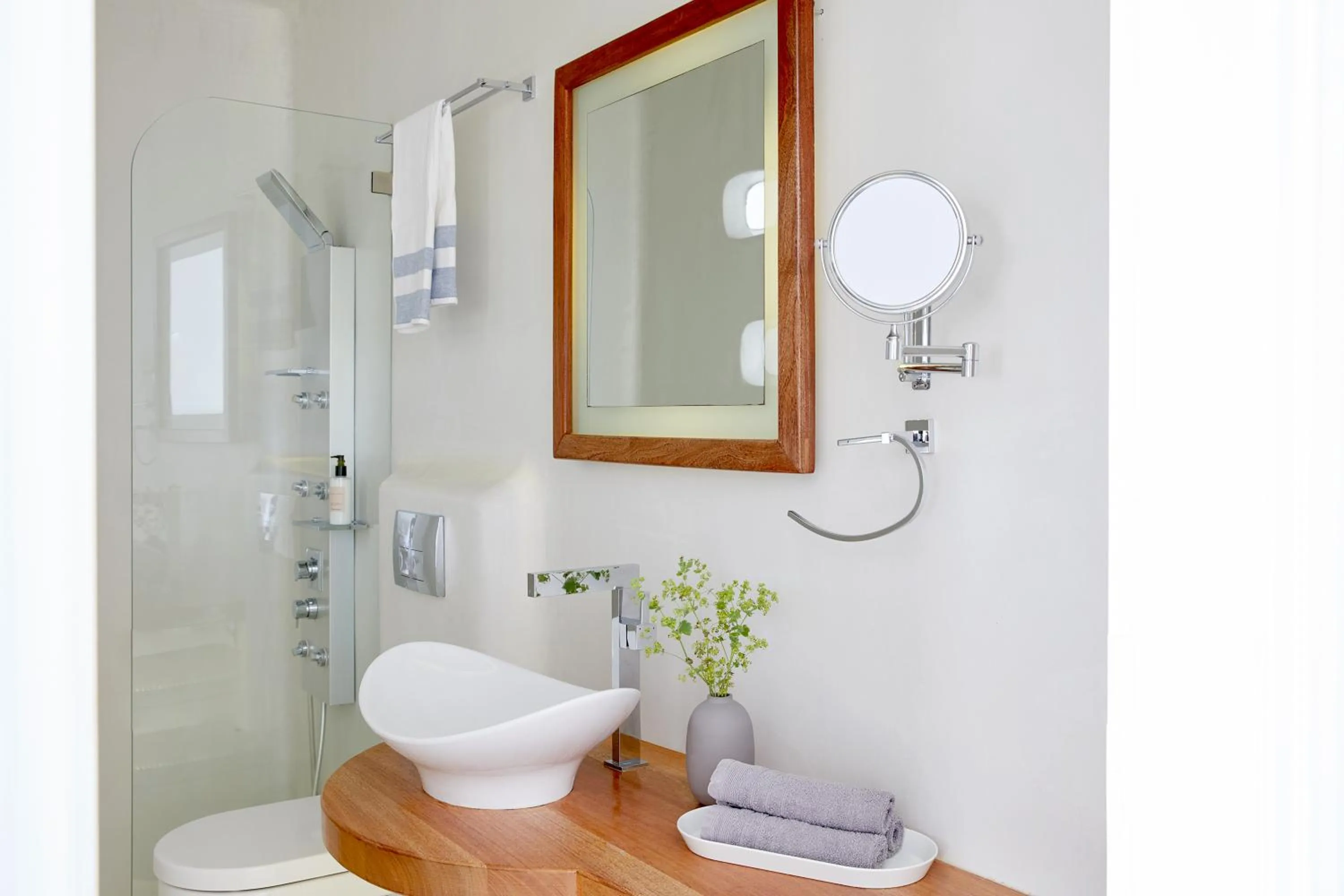 Shower in La Perla Villas and Suites - Adults Only