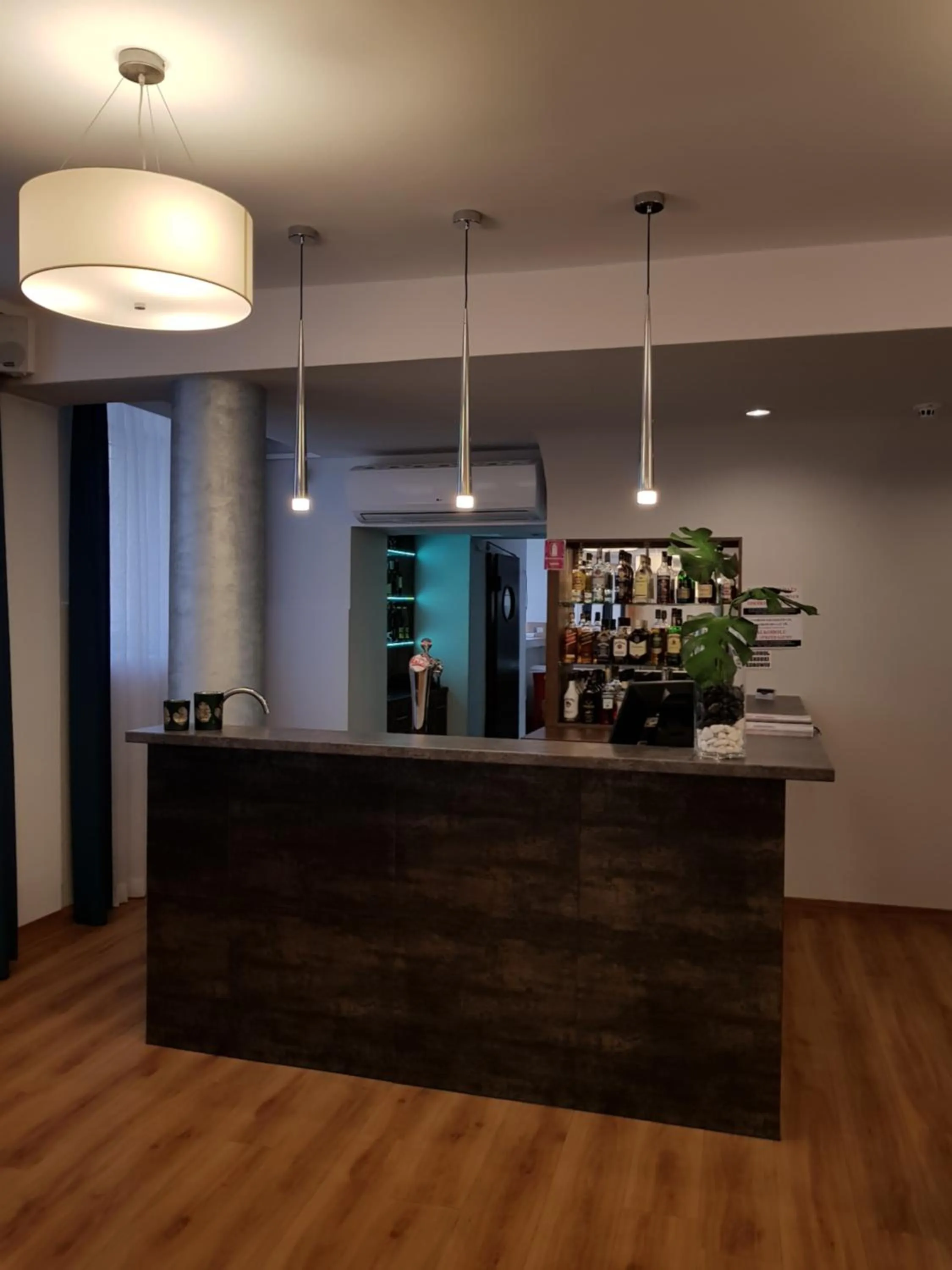 Restaurant/places to eat in Brojan