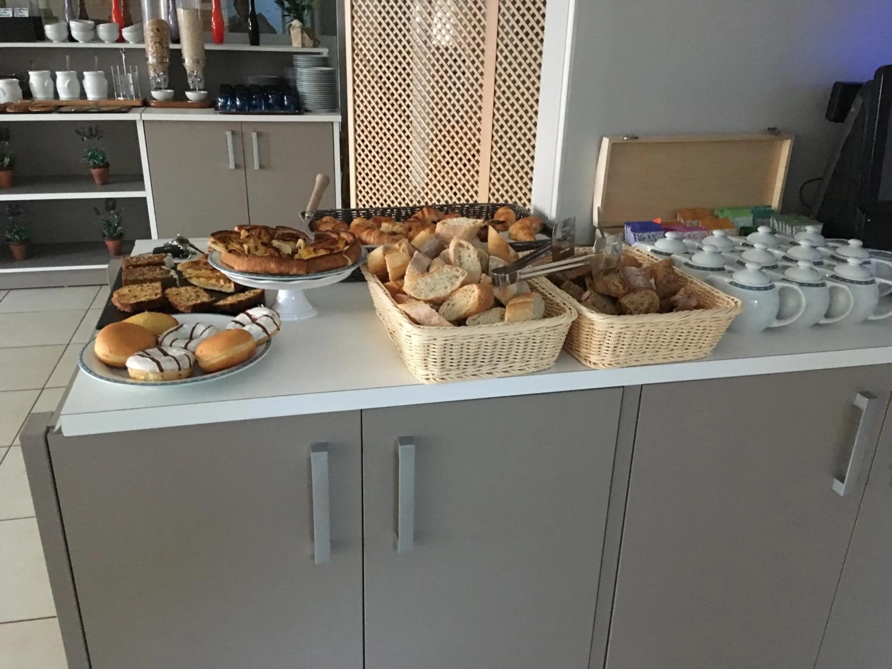 Buffet breakfast in Best Western Plus San Damianu