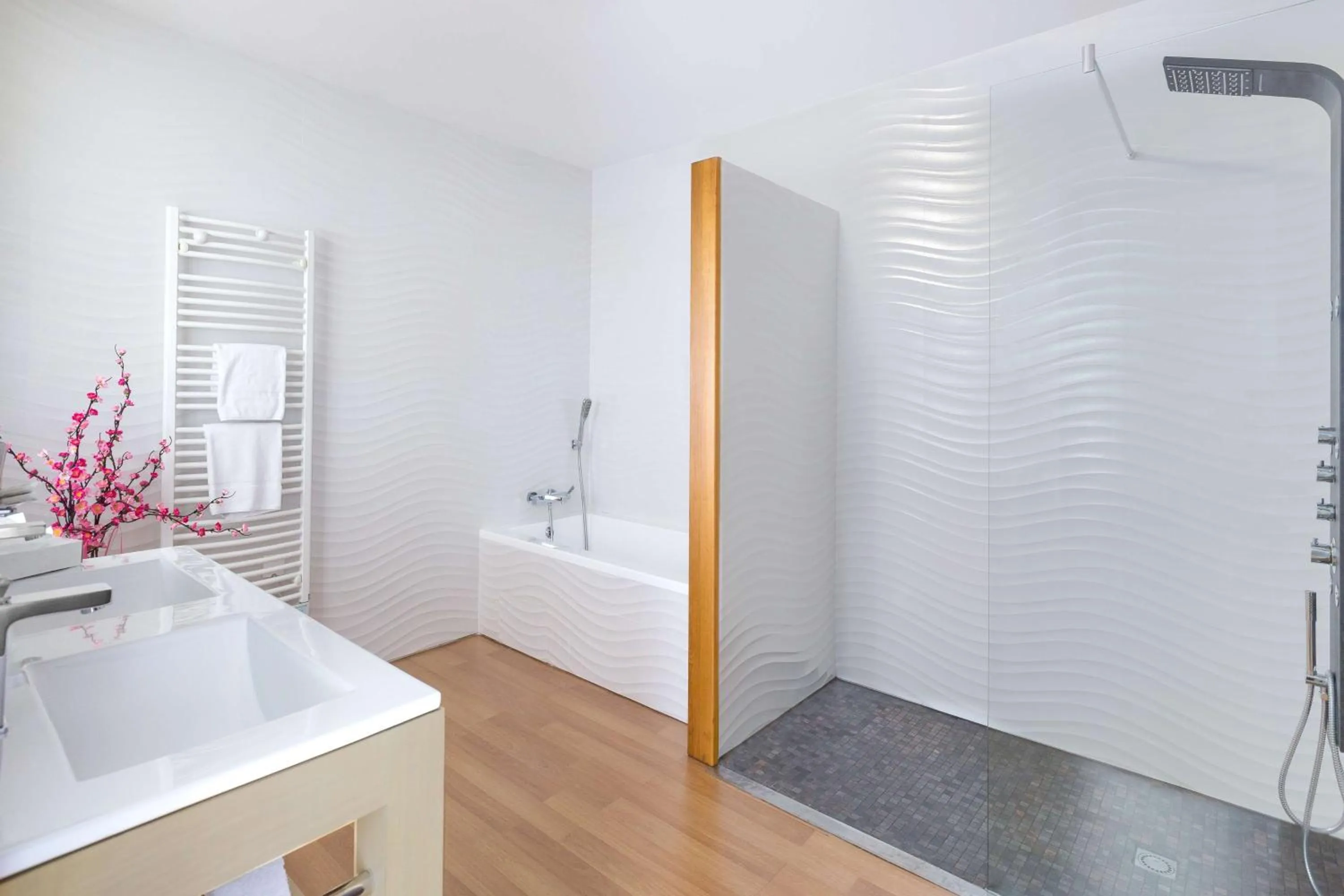 Photo of the whole room in Best Western Plus San Damianu