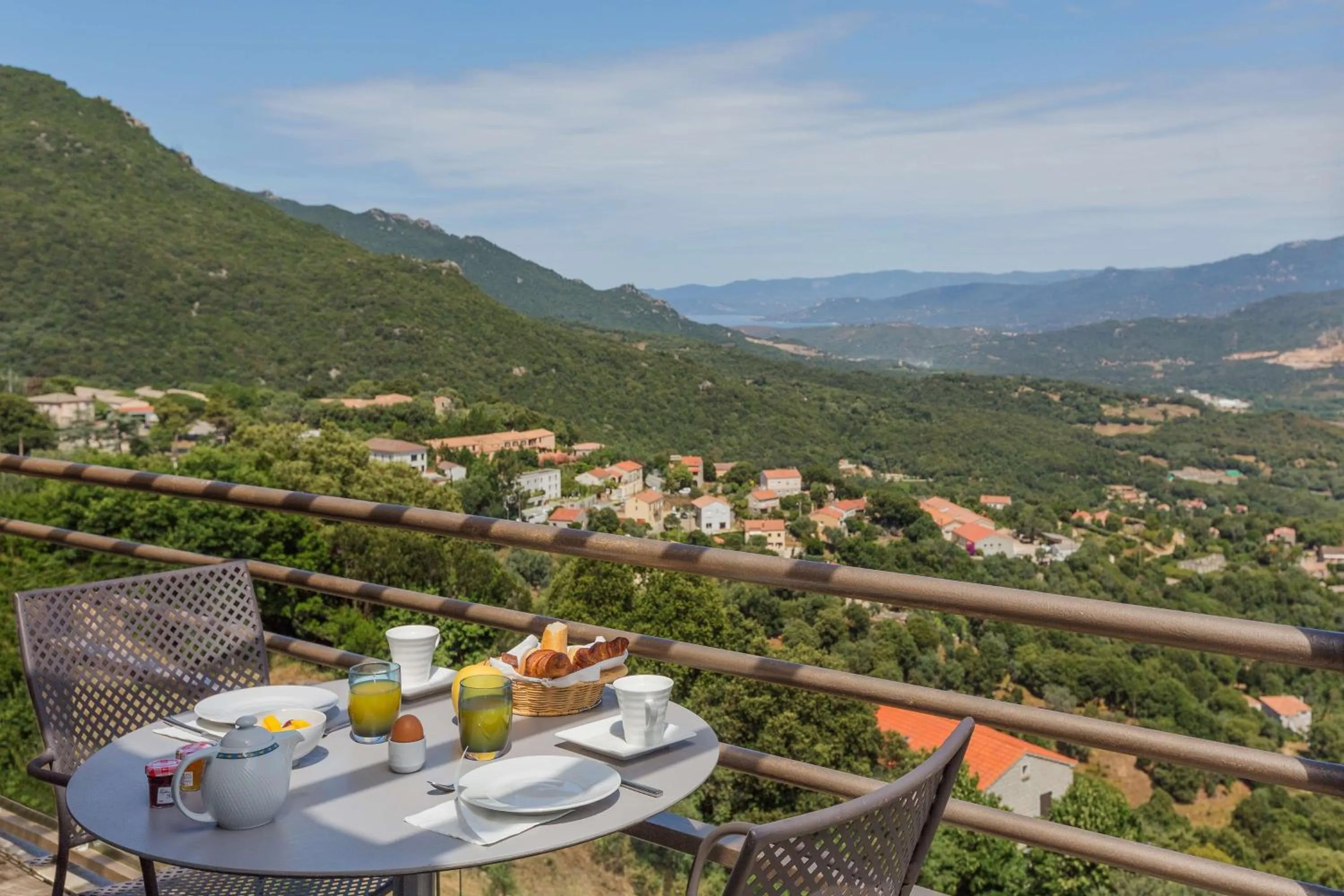 Photo of the whole room in Best Western Plus San Damianu