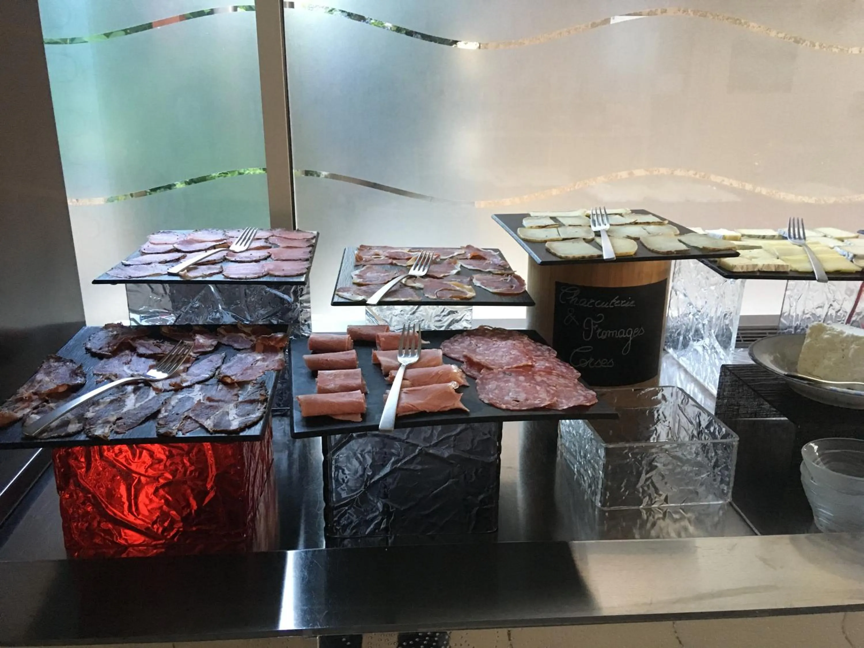 Buffet breakfast in Best Western Plus San Damianu