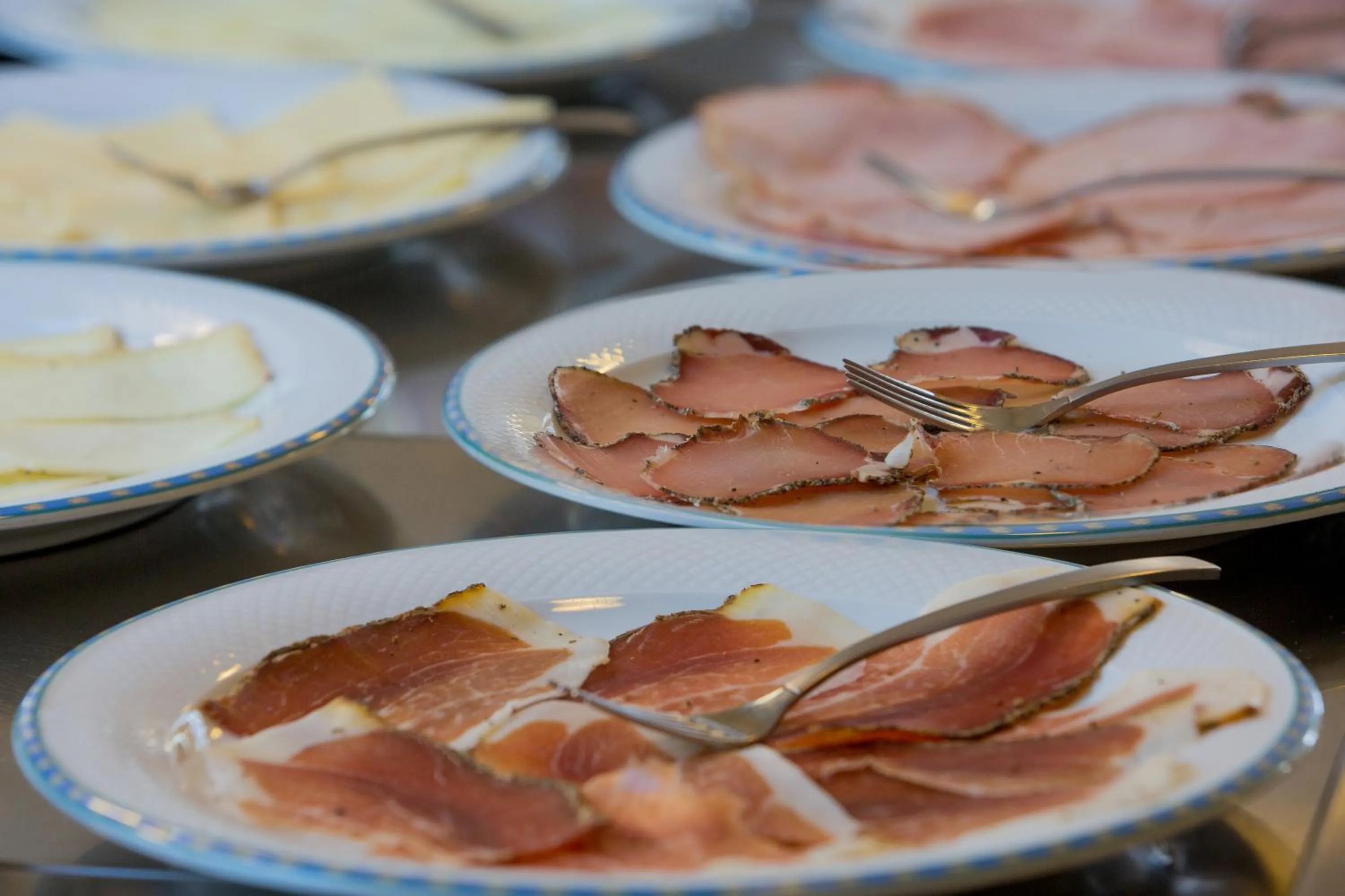 Buffet breakfast in Best Western Plus San Damianu