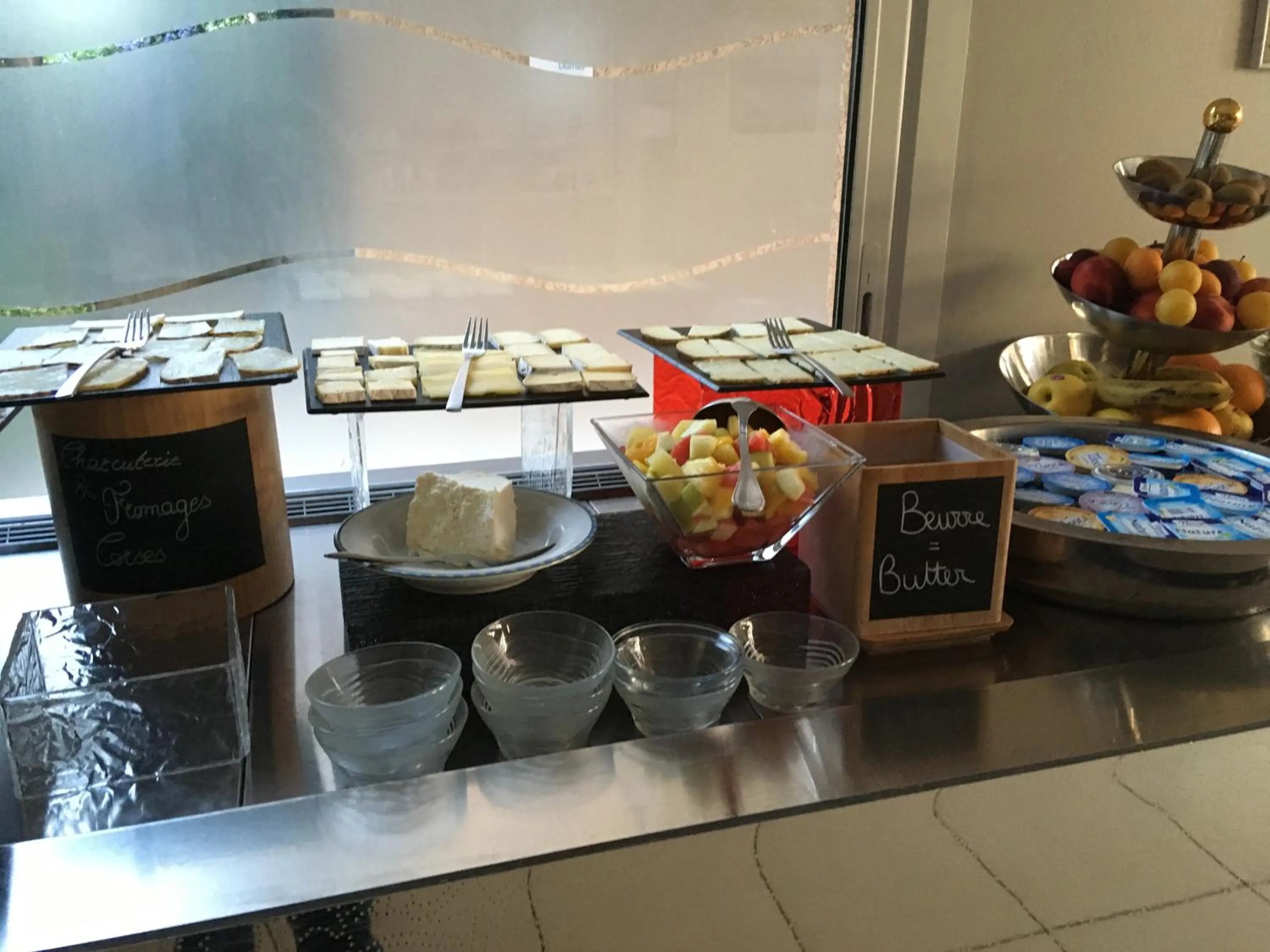 Buffet breakfast in Best Western Plus San Damianu