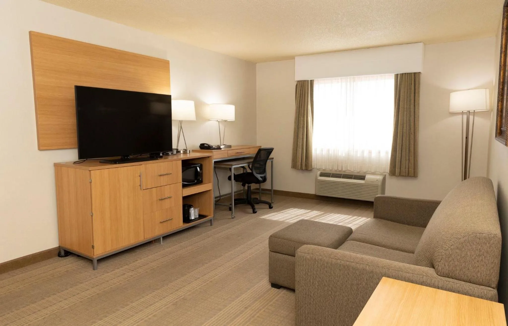 Photo of the whole room in Holiday Inn Spearfish-Convention Center by IHG