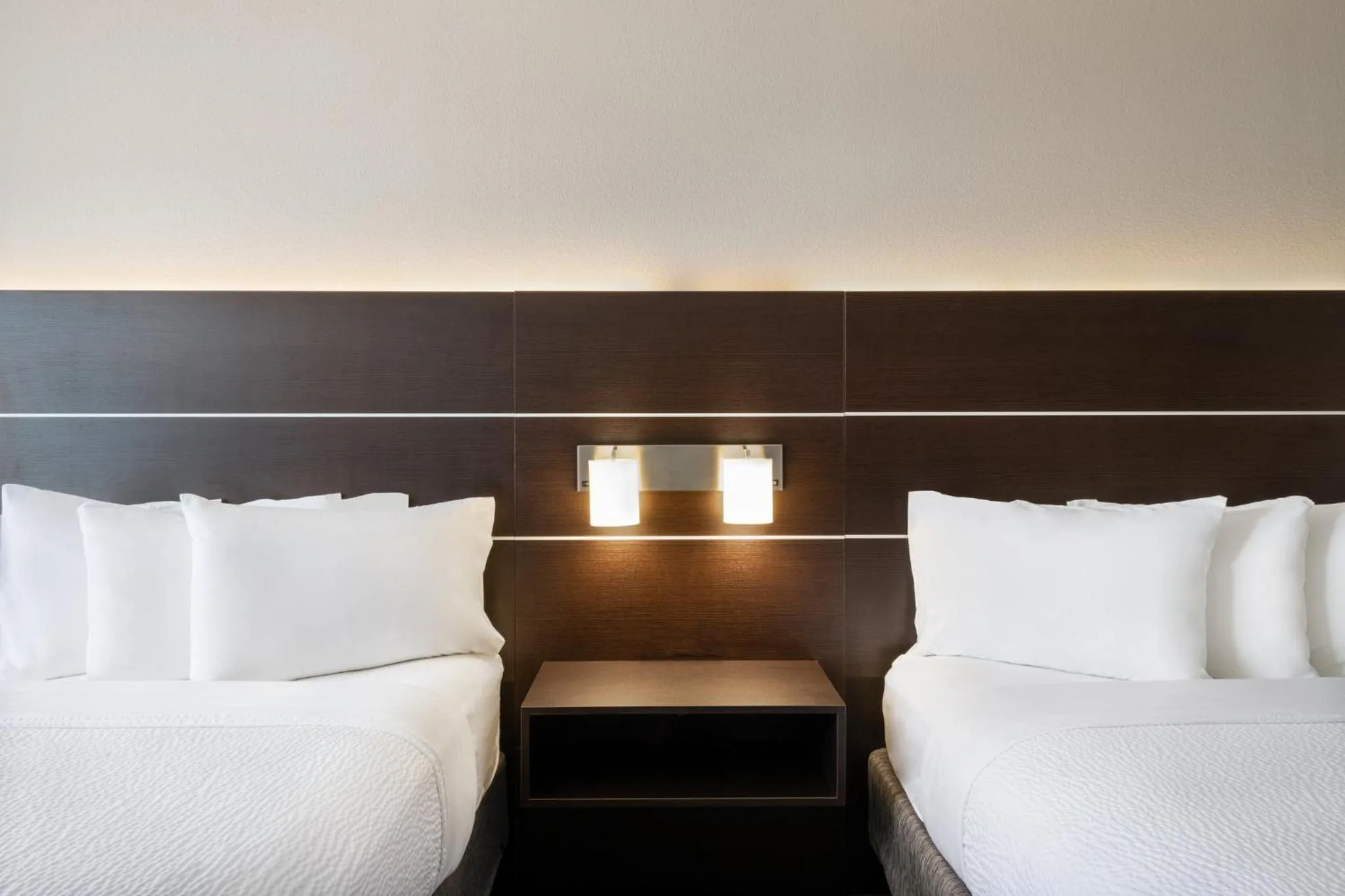 Photo of the whole room, Bed in Holiday Inn Express & Suites Spring Hill by IHG