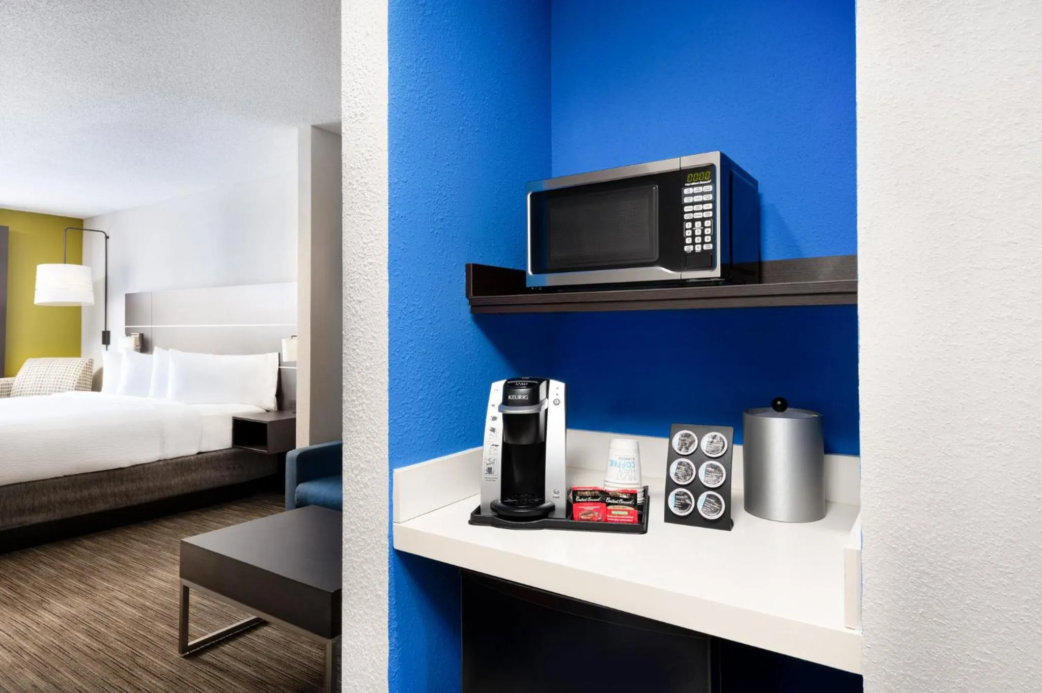 Photo of the whole room, Bed in Holiday Inn Express & Suites Spring Hill by IHG