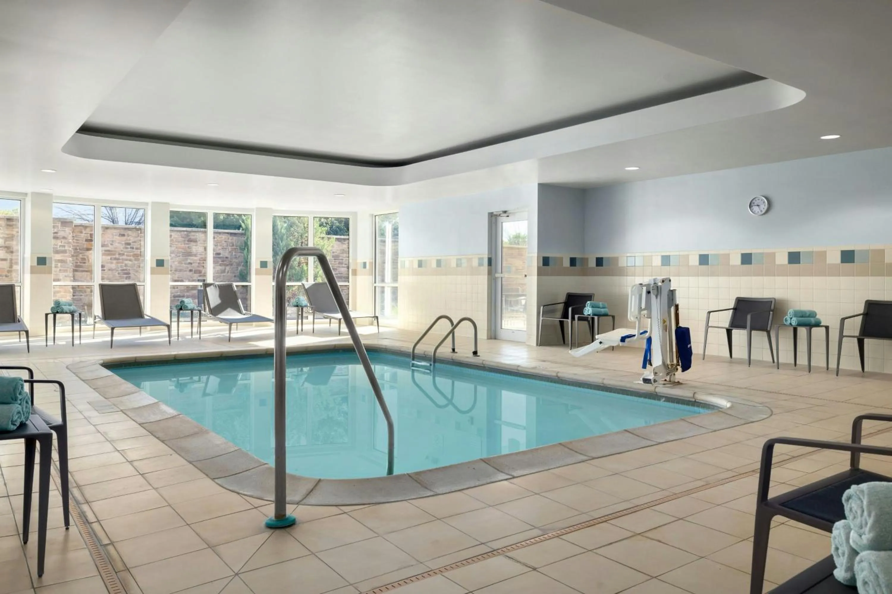 Swimming pool in Courtyard Des Moines Ankeny