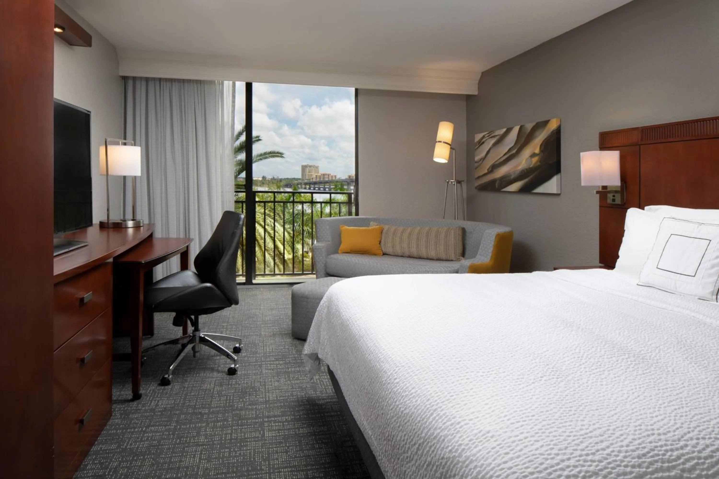 Photo of the whole room, Bed in Courtyard by Marriott Bradenton Sarasota/Riverfront