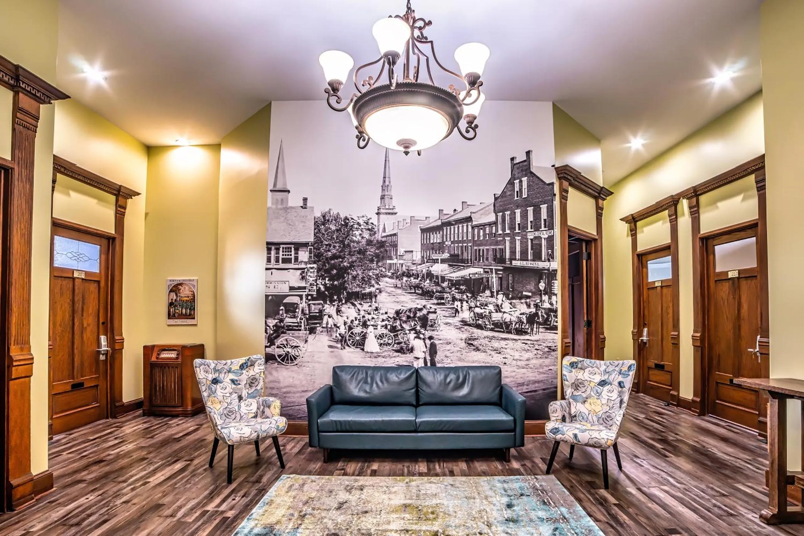 Seating area in City Hall Grand Hotel