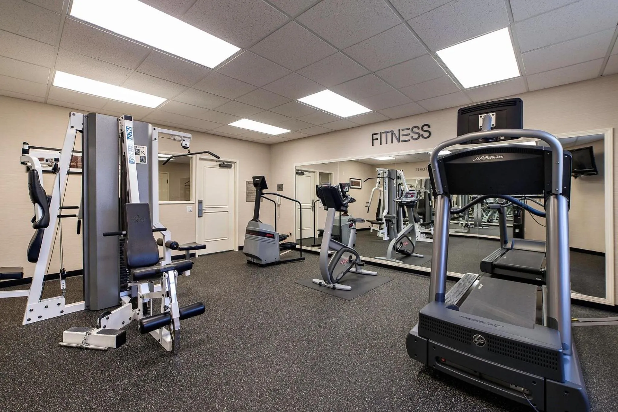 Fitness centre/facilities in Fairfield Inn and Suites Santa Rosa Sebastopol