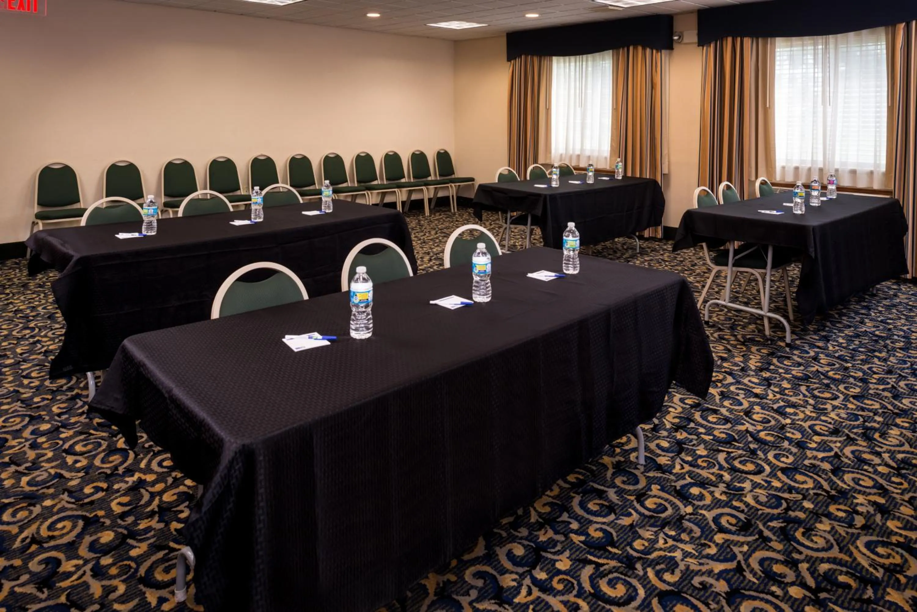 Meeting/conference room in Holiday Inn Express & Suites Bucyrus by IHG