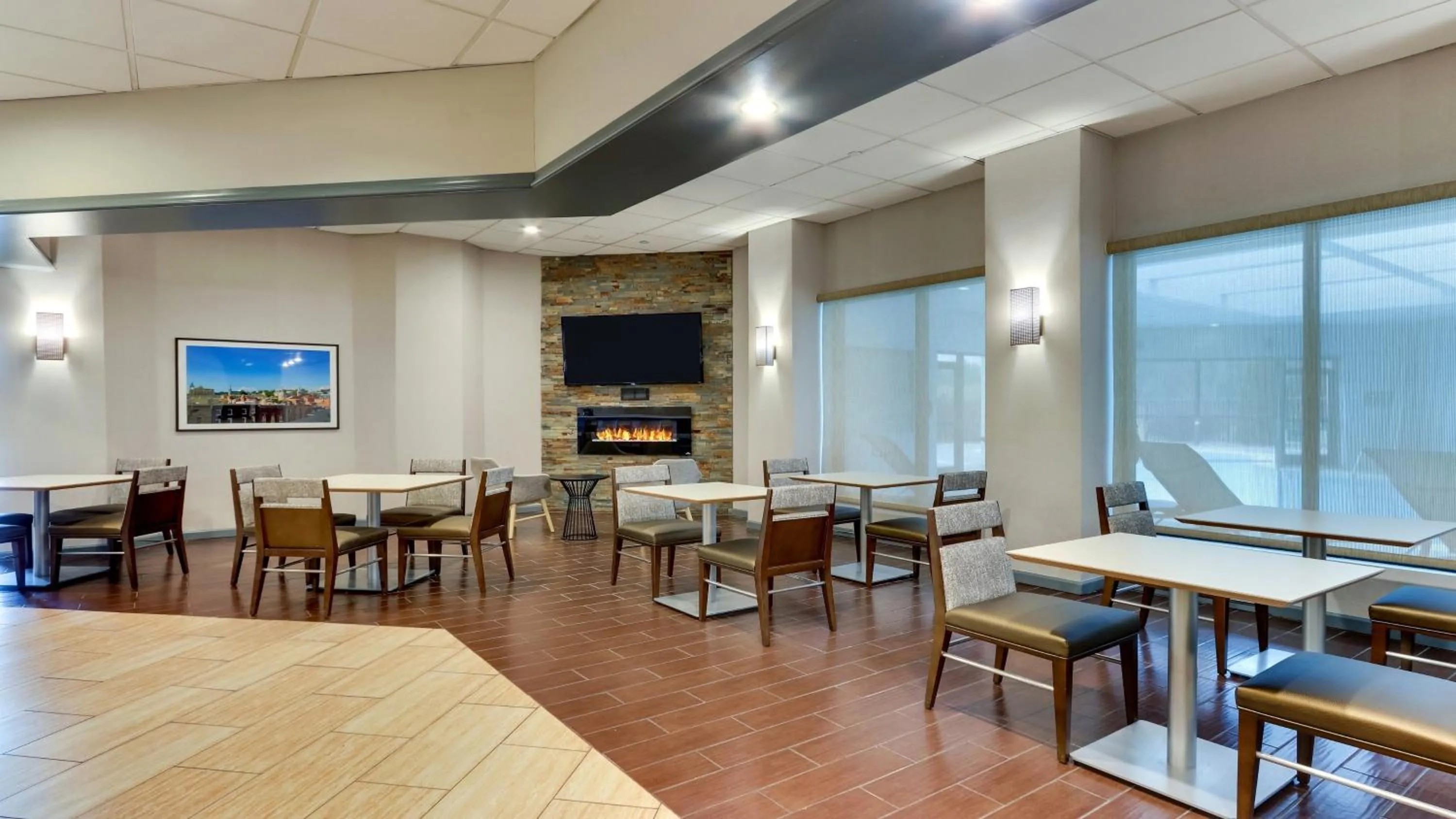 Restaurant/places to eat in Holiday Inn Staunton Conference Center by IHG