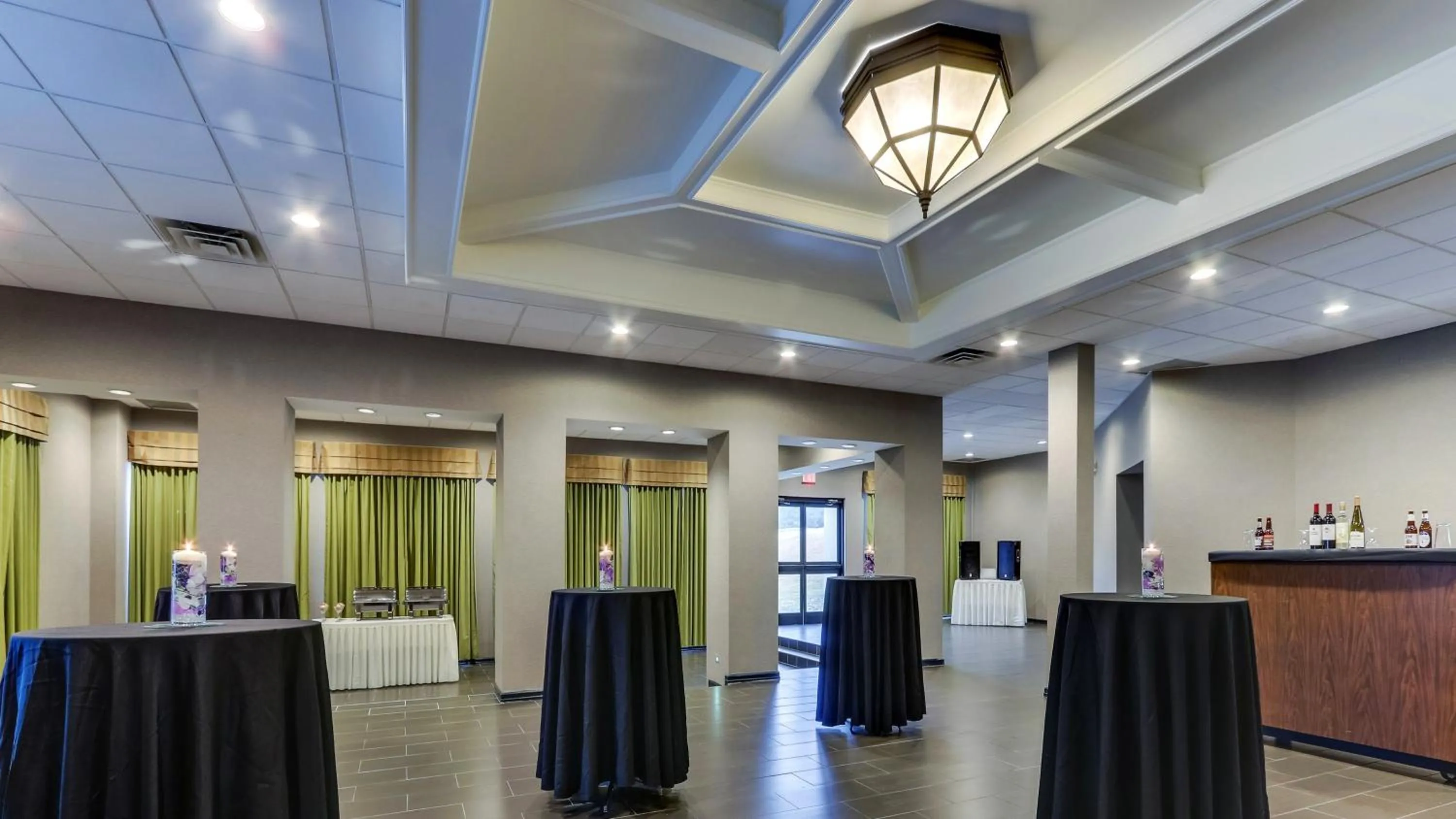 Meeting/conference room in Holiday Inn Staunton Conference Center by IHG