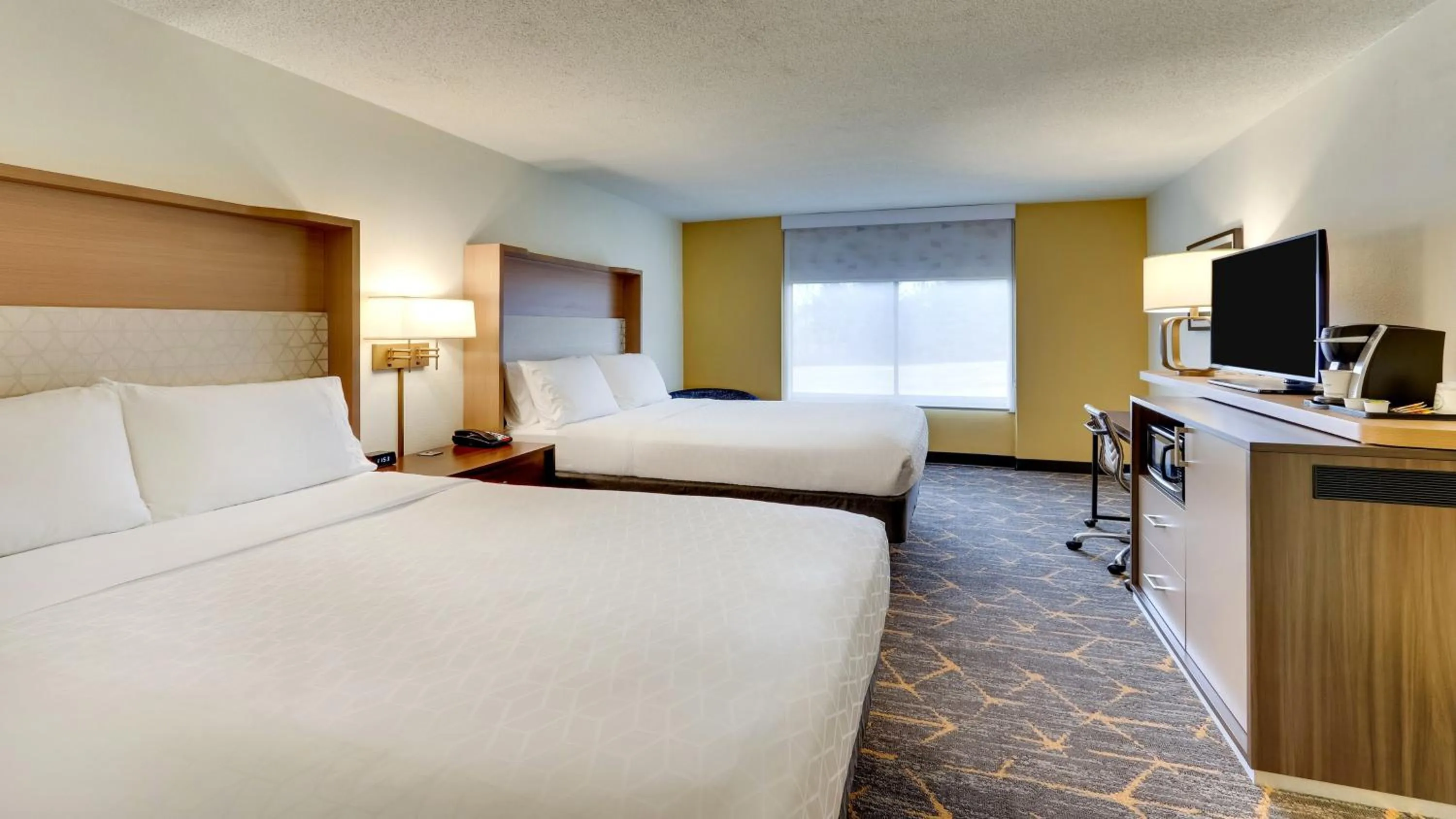 Photo of the whole room, Bed in Holiday Inn Staunton Conference Center by IHG