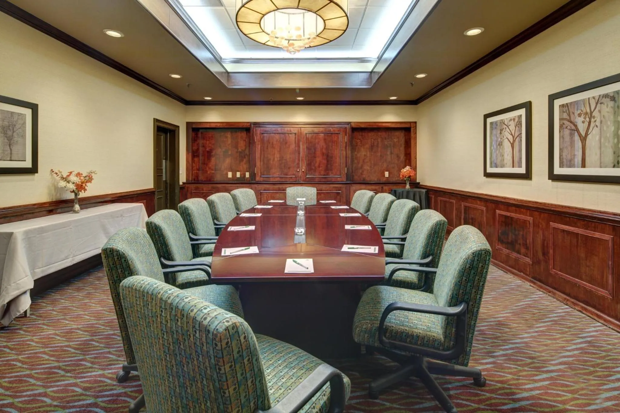 Meeting/conference room in Holiday Inn Staunton Conference Center by IHG