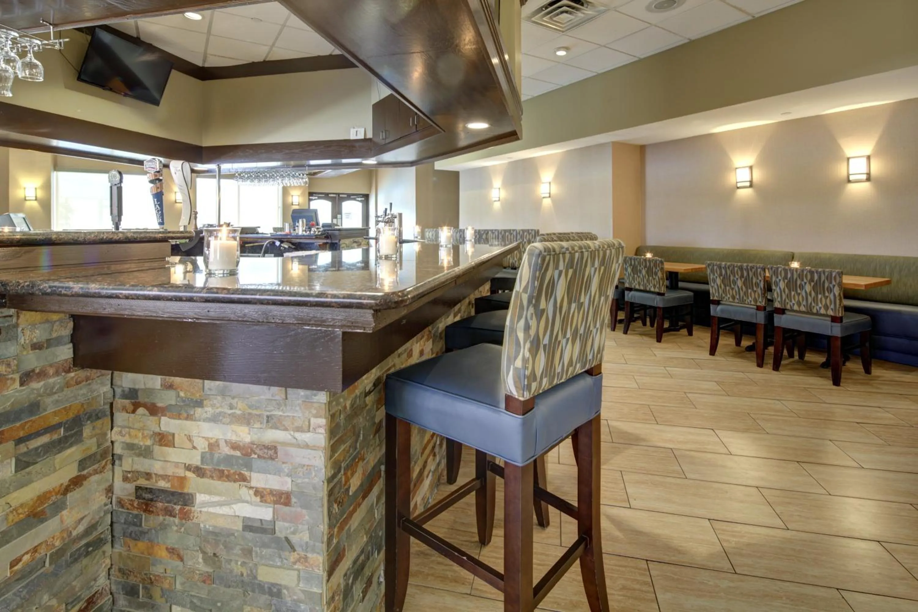 Lounge or bar in Holiday Inn Staunton Conference Center by IHG