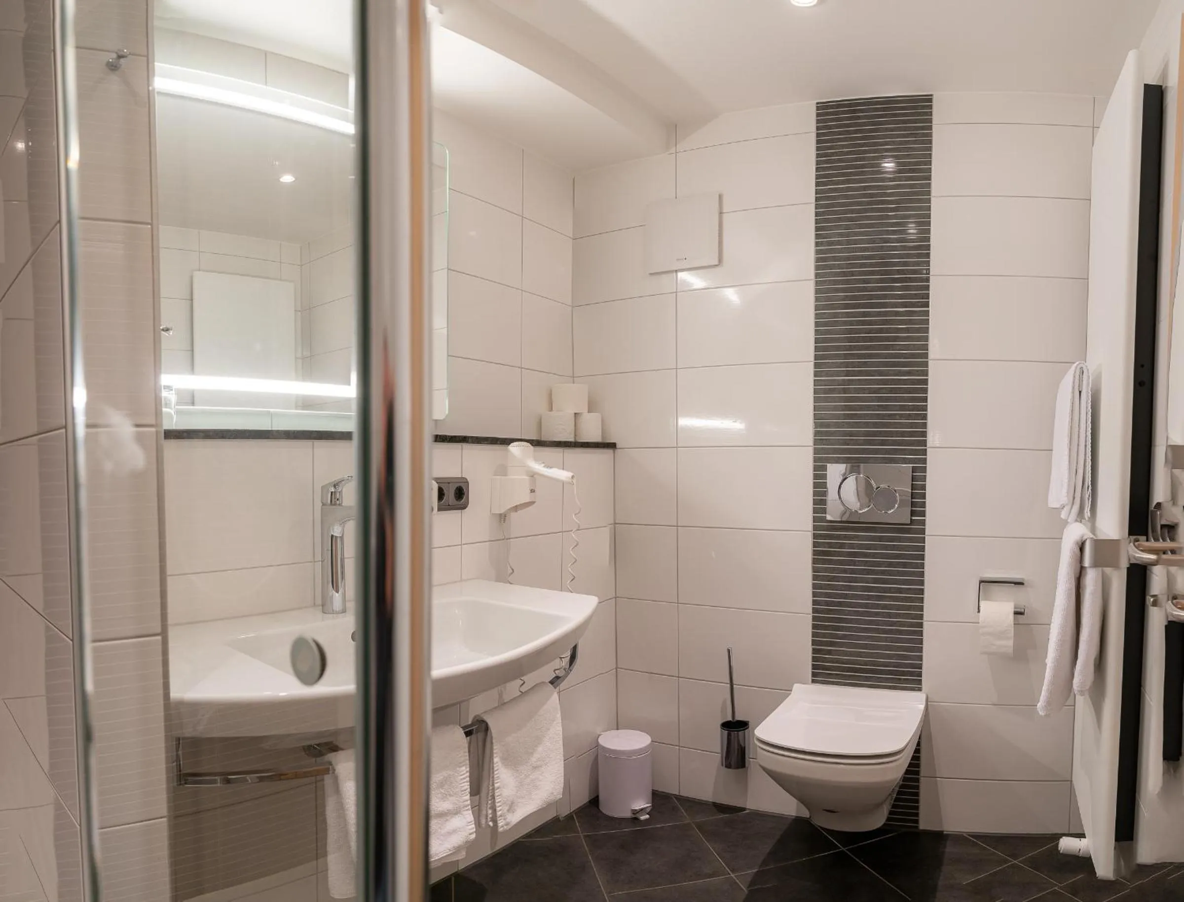 Shower in Zum Dallmayr Hotel Garni