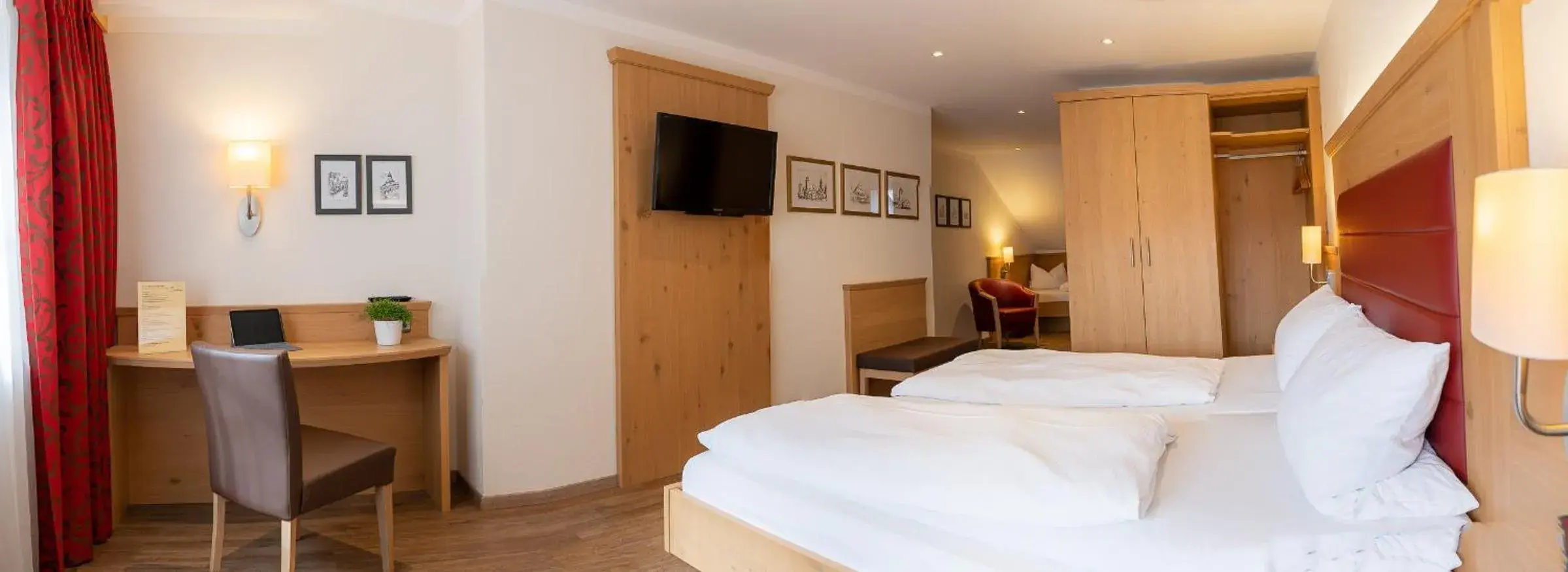 Triple Room in Zum Dallmayr Hotel Garni Triple Room in Zum Dallmayr Hotel Garni