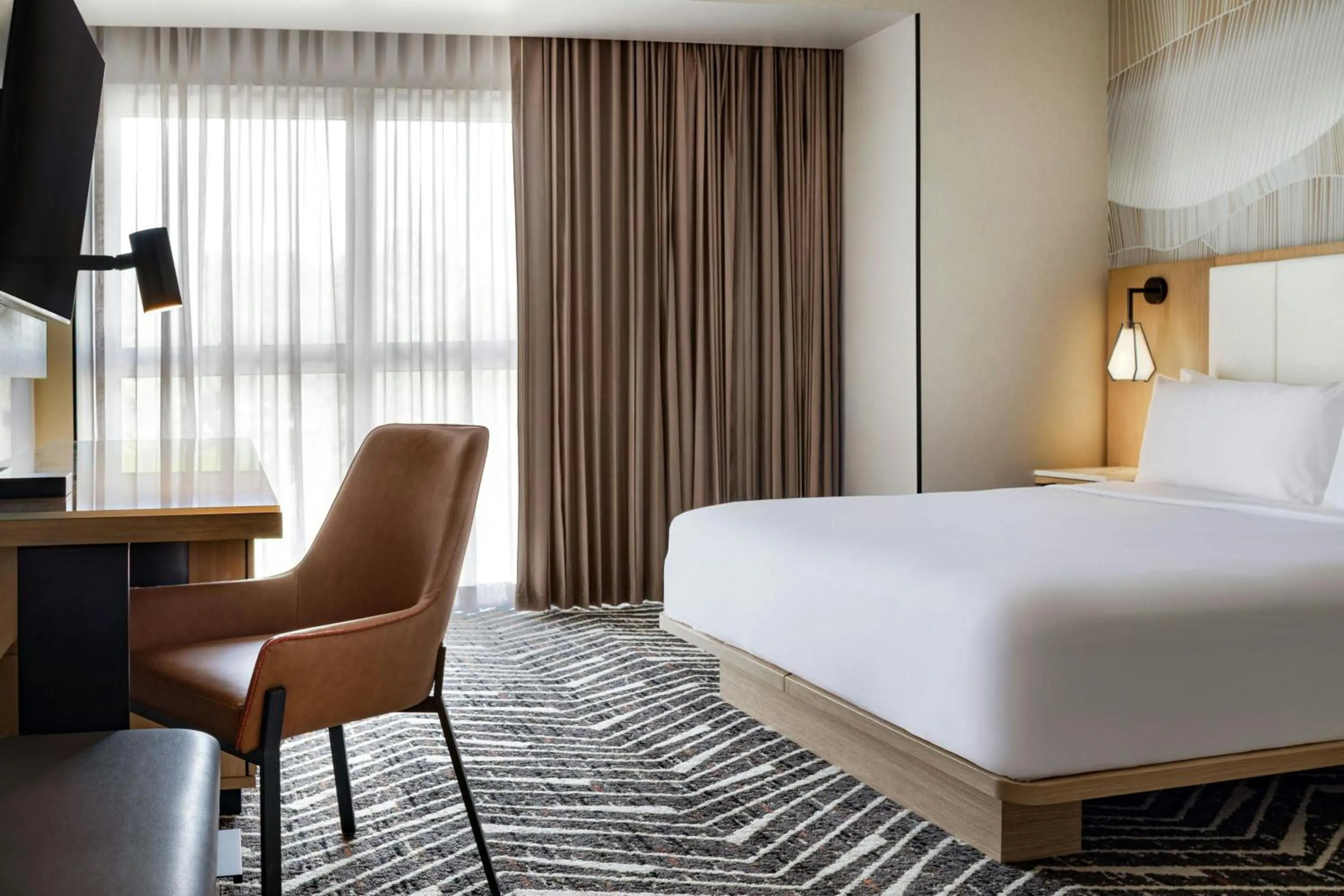 Photo of the whole room, Bed in Marriott Dallas Fort Worth Westlake