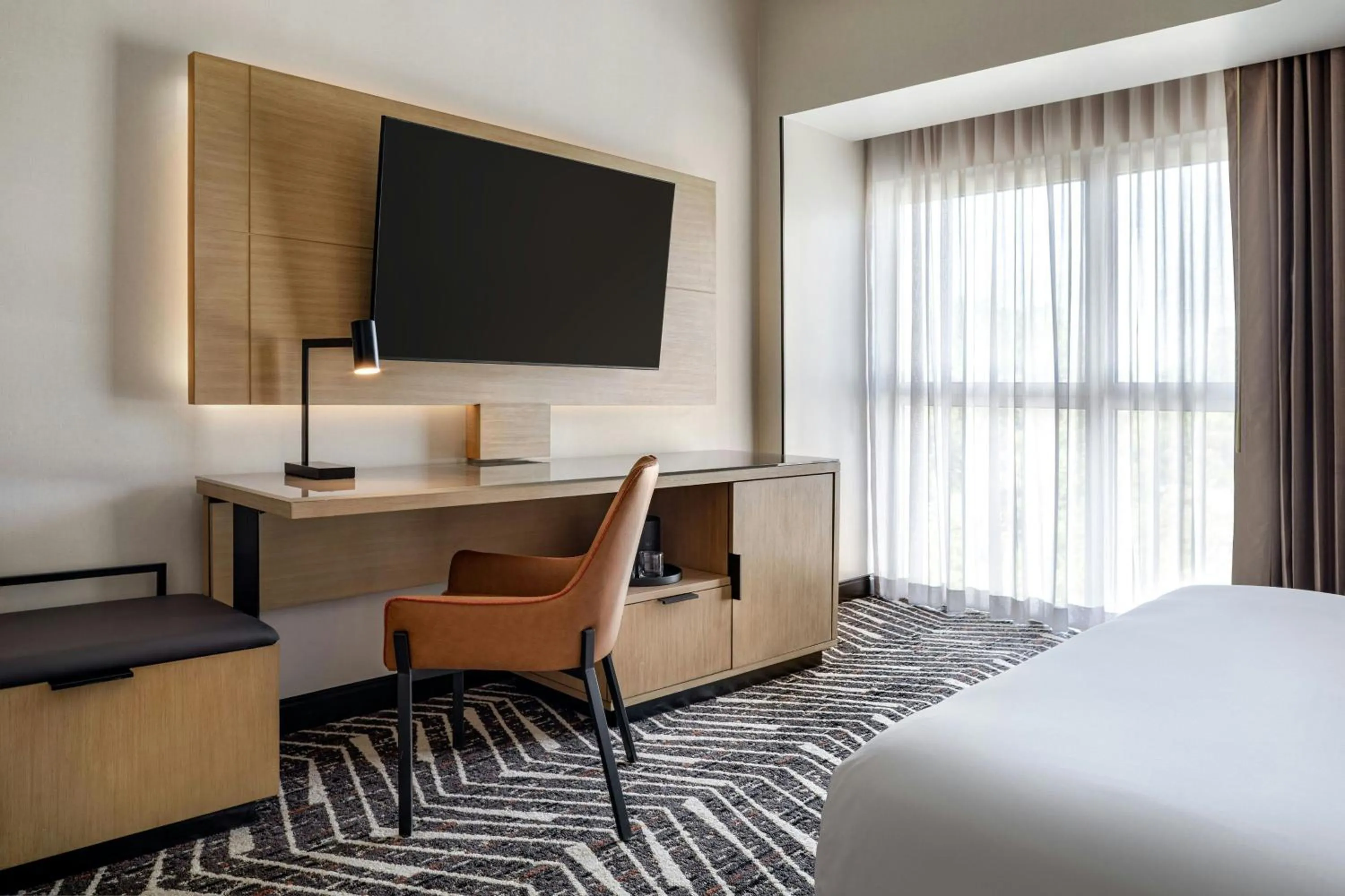 Photo of the whole room, Bed in Marriott Dallas Fort Worth Westlake
