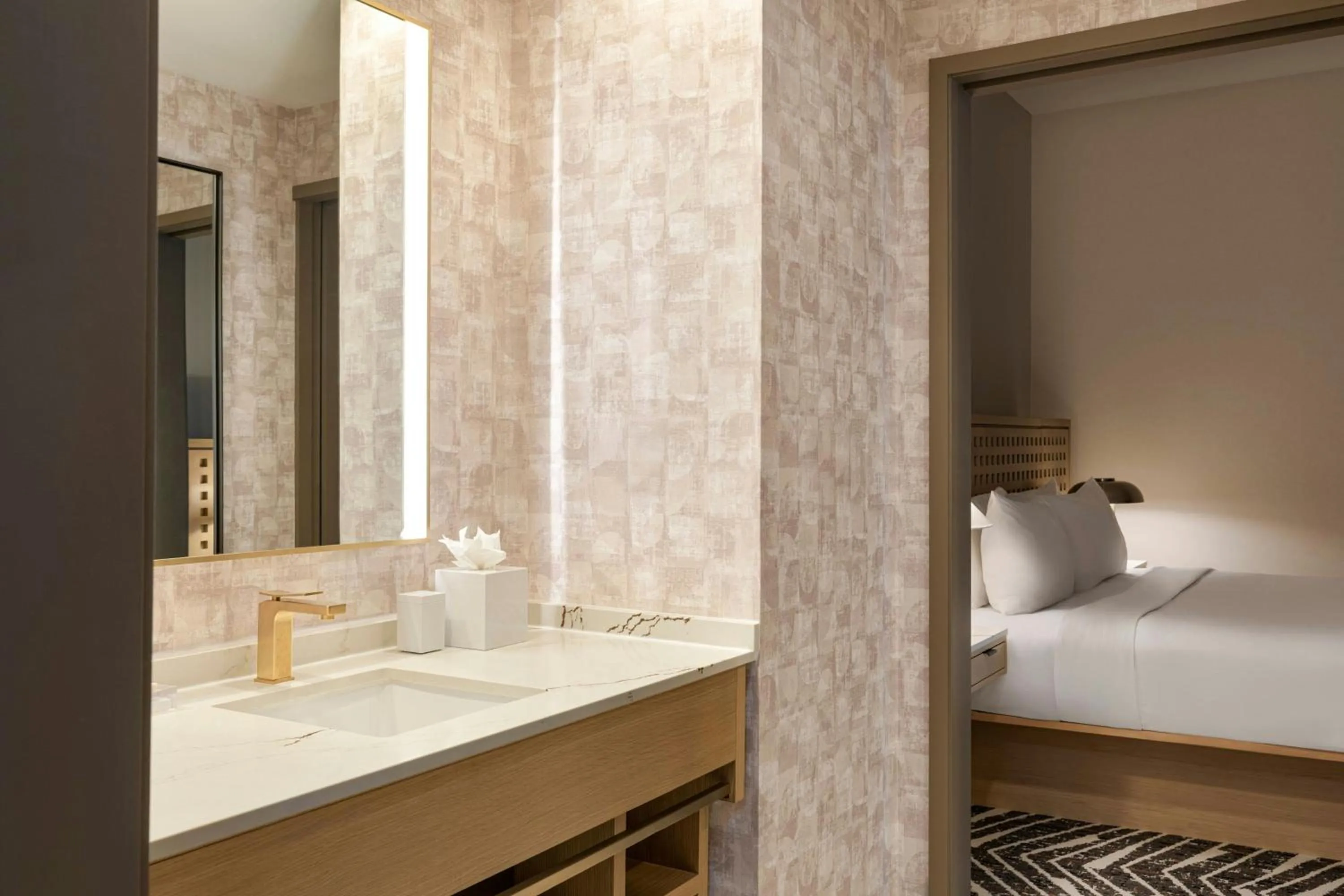 Bathroom, Bed in Marriott Dallas Fort Worth Westlake