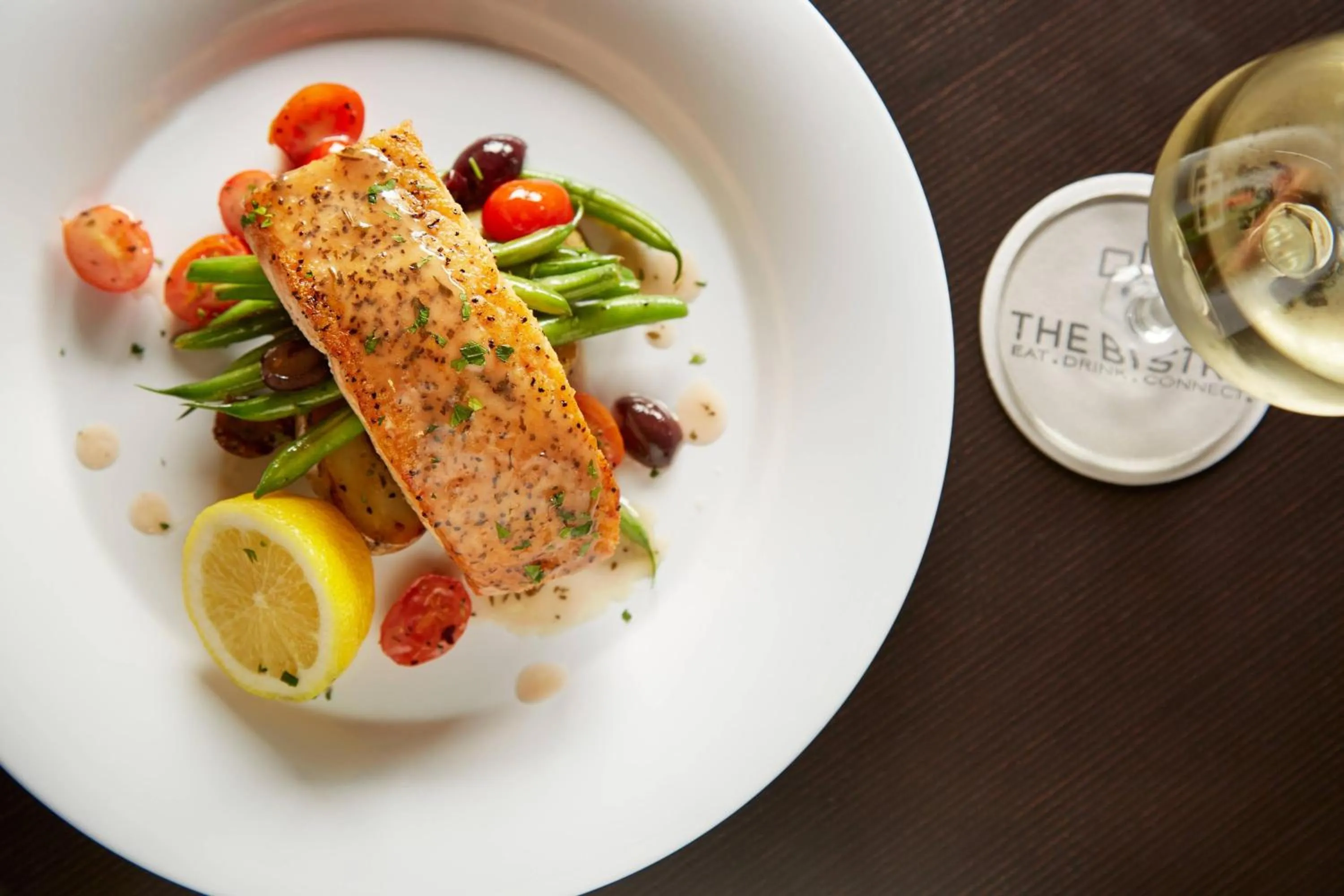 Restaurant/places to eat in Courtyard by Marriott Portland Southeast/Clackamas