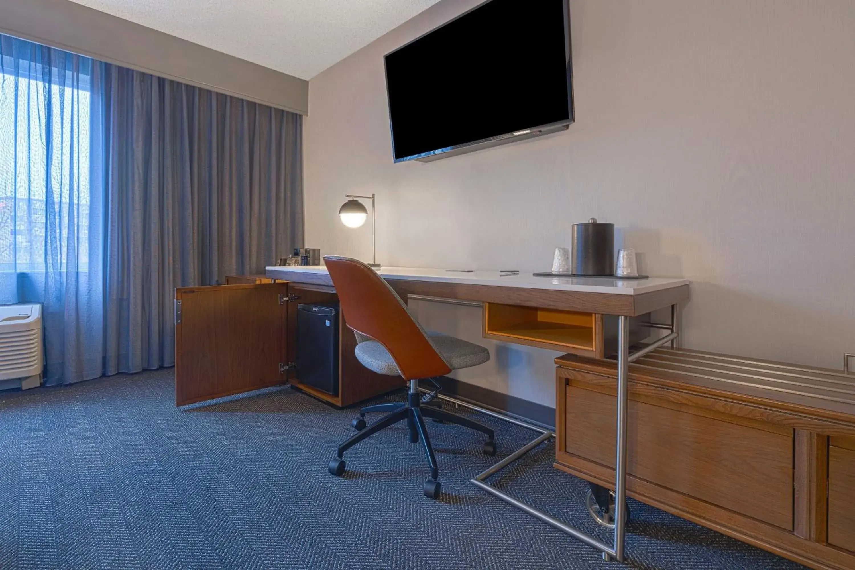 King Room with Sofa Bed in Courtyard by Marriott Portland Southeast/Clackamas King Room with Sofa Bed in Courtyard by Marriott Portland Southeast/Clackamas