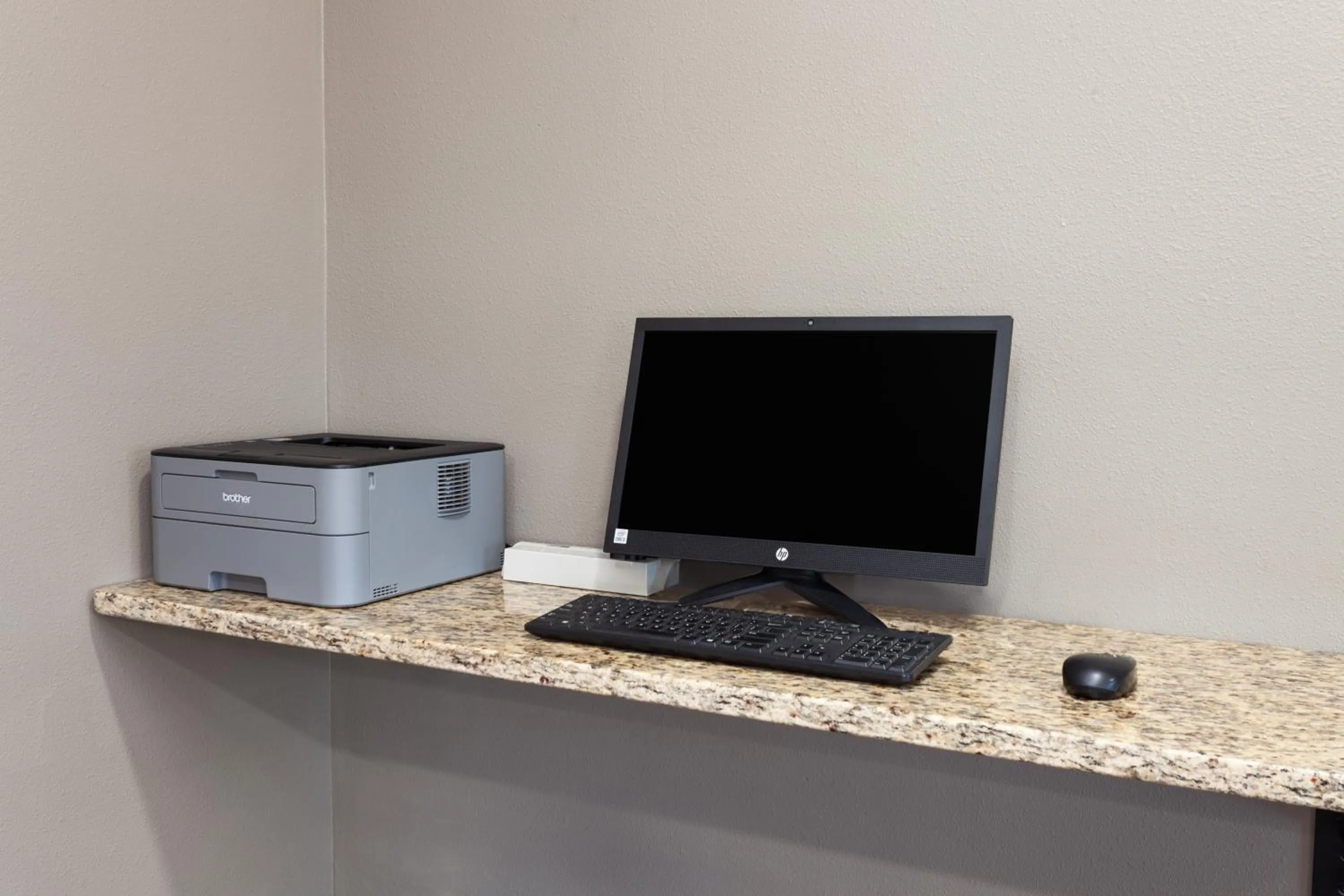 Business facilities in AmericInn by Wyndham Hudson