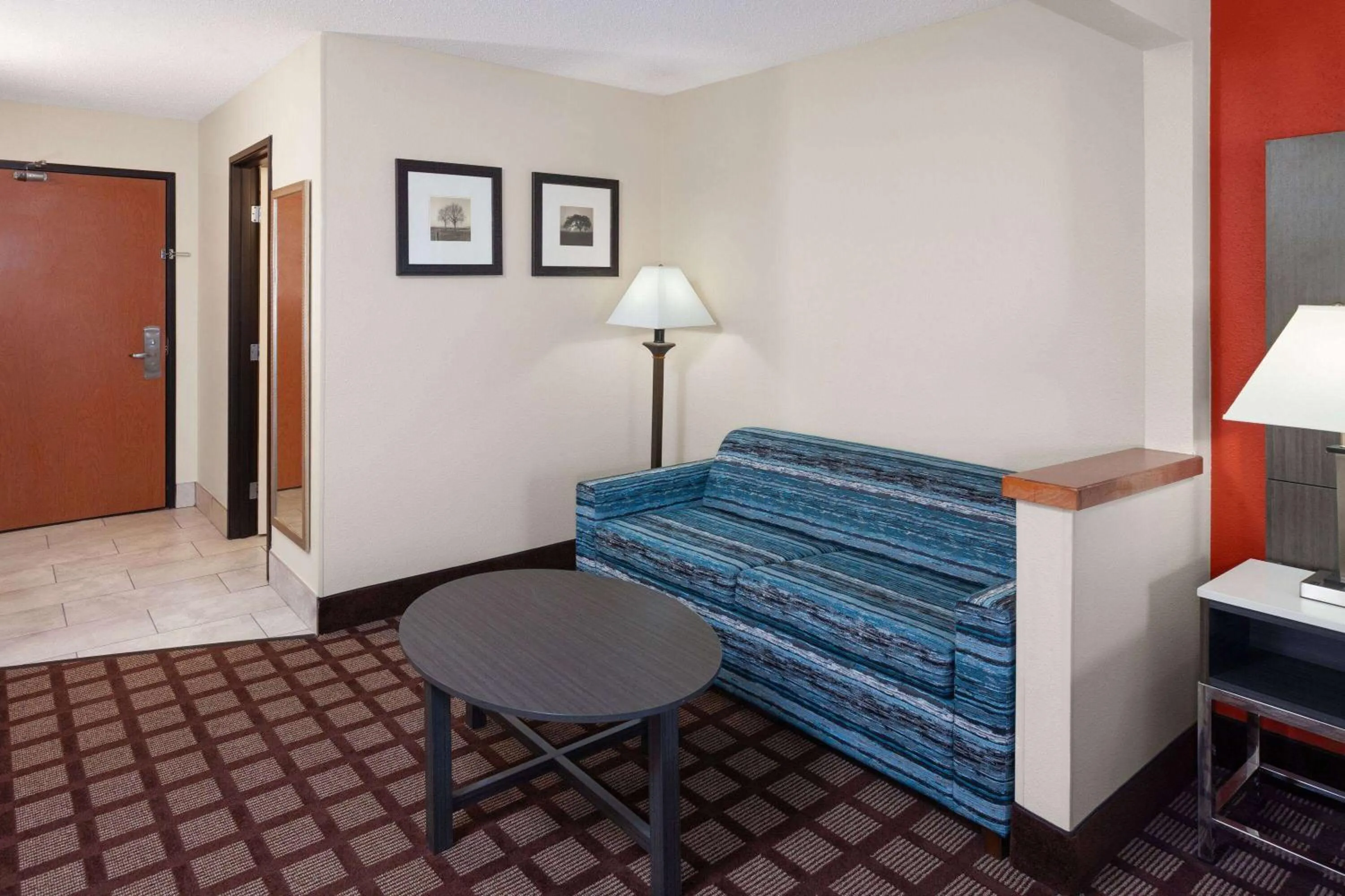 Photo of the whole room, Bed in AmericInn by Wyndham Hudson