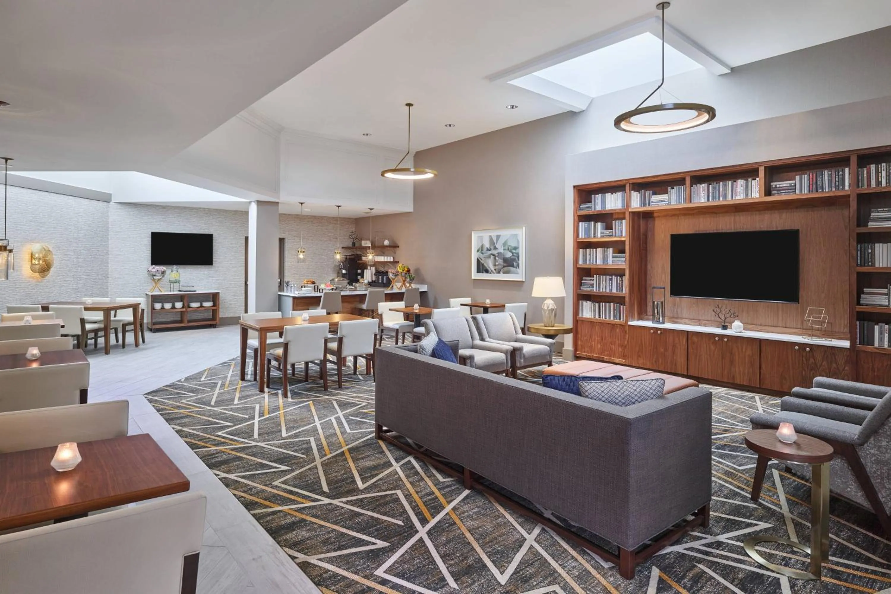 Lounge or bar in Sheraton Portland Airport Hotel