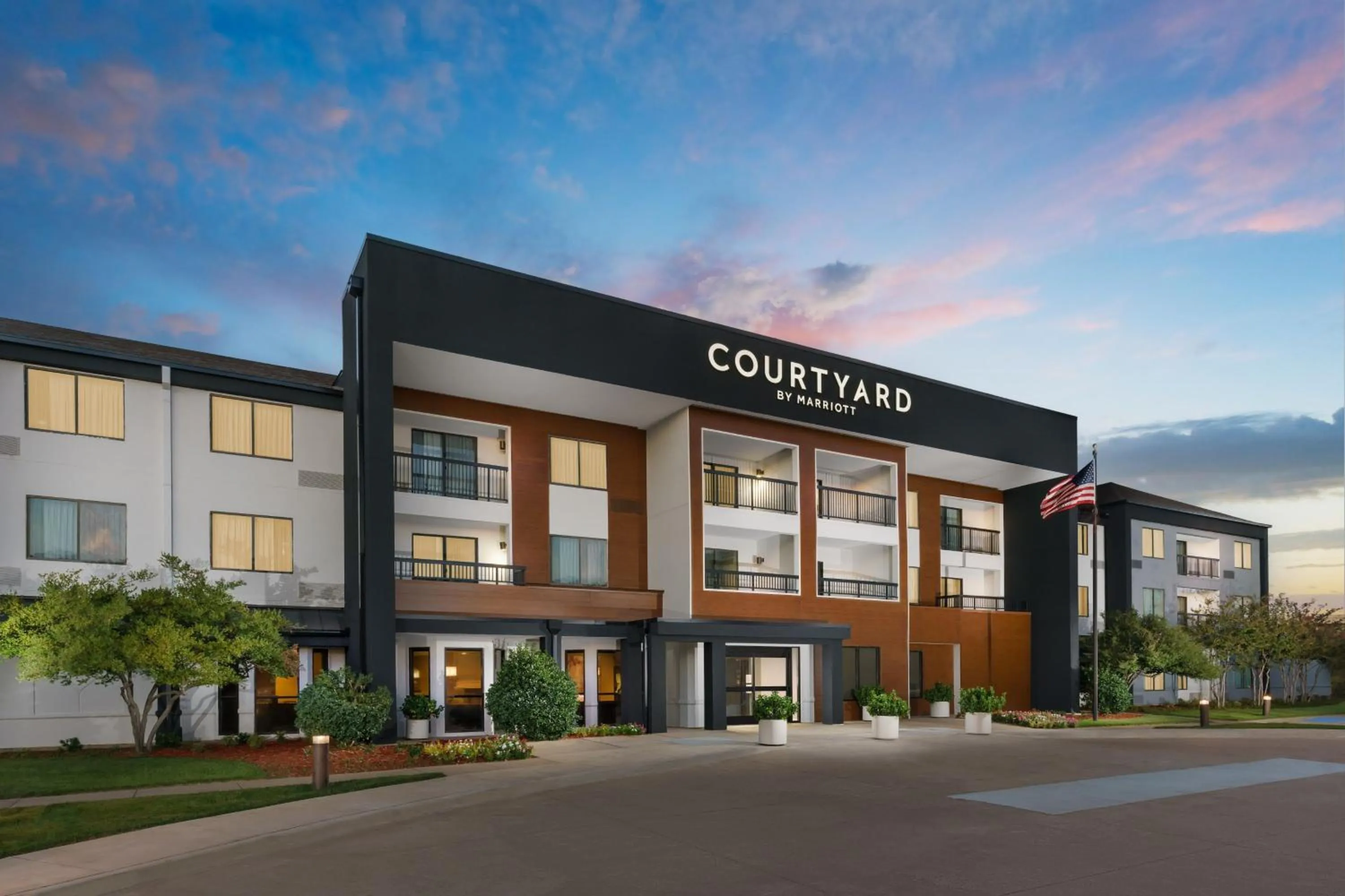 Property building in Courtyard by Marriott Dallas Lewisville